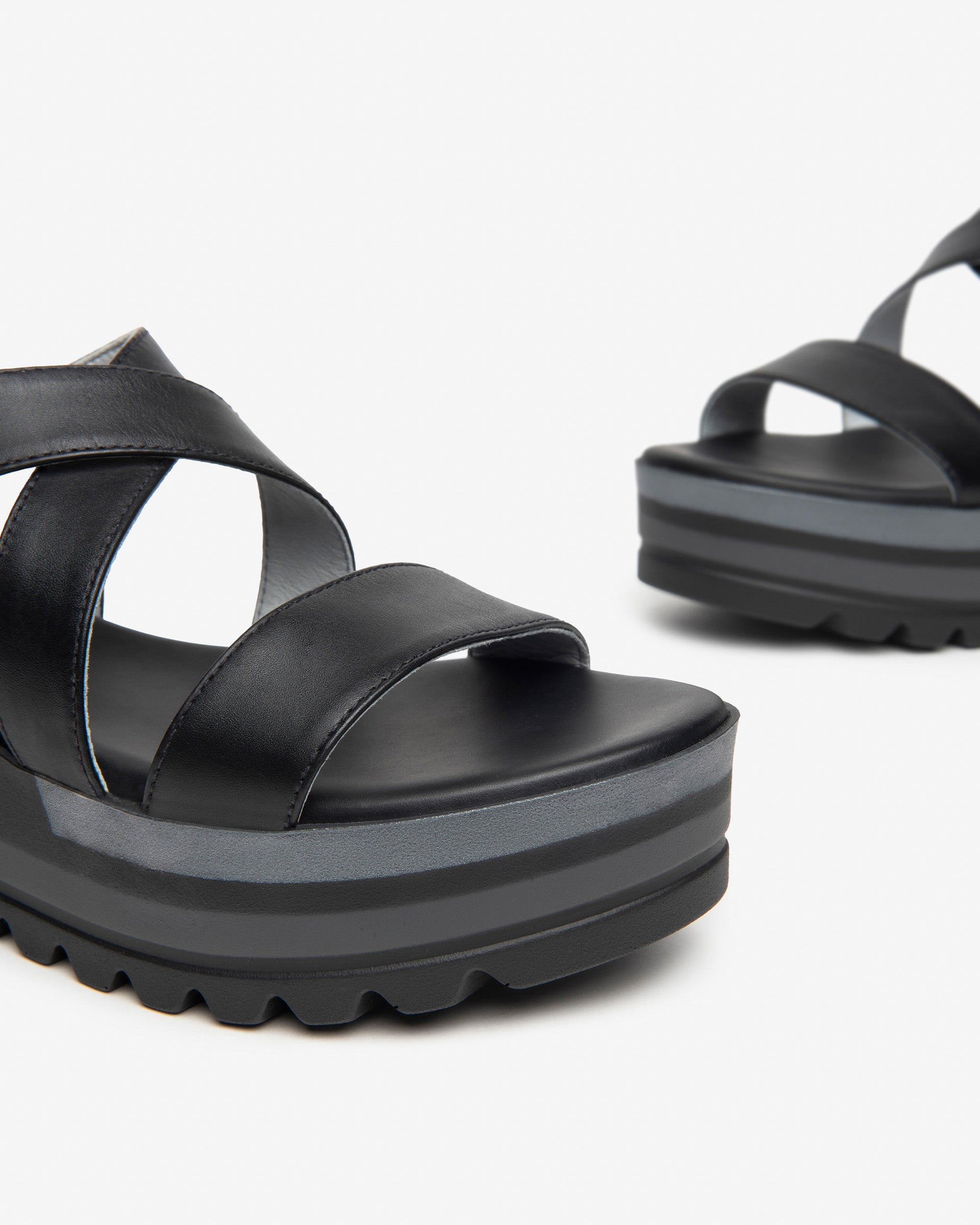 Nero Giardini Sandals Sandales Cuir Femme Minimaliste