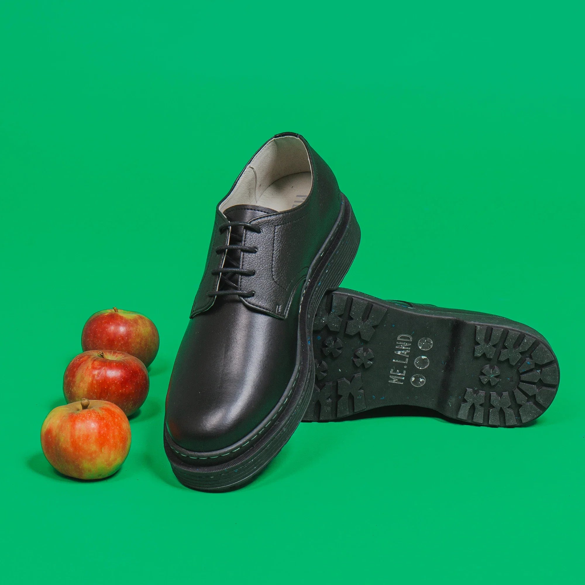 Me.Land Lander derby vegan cuir pomme noir