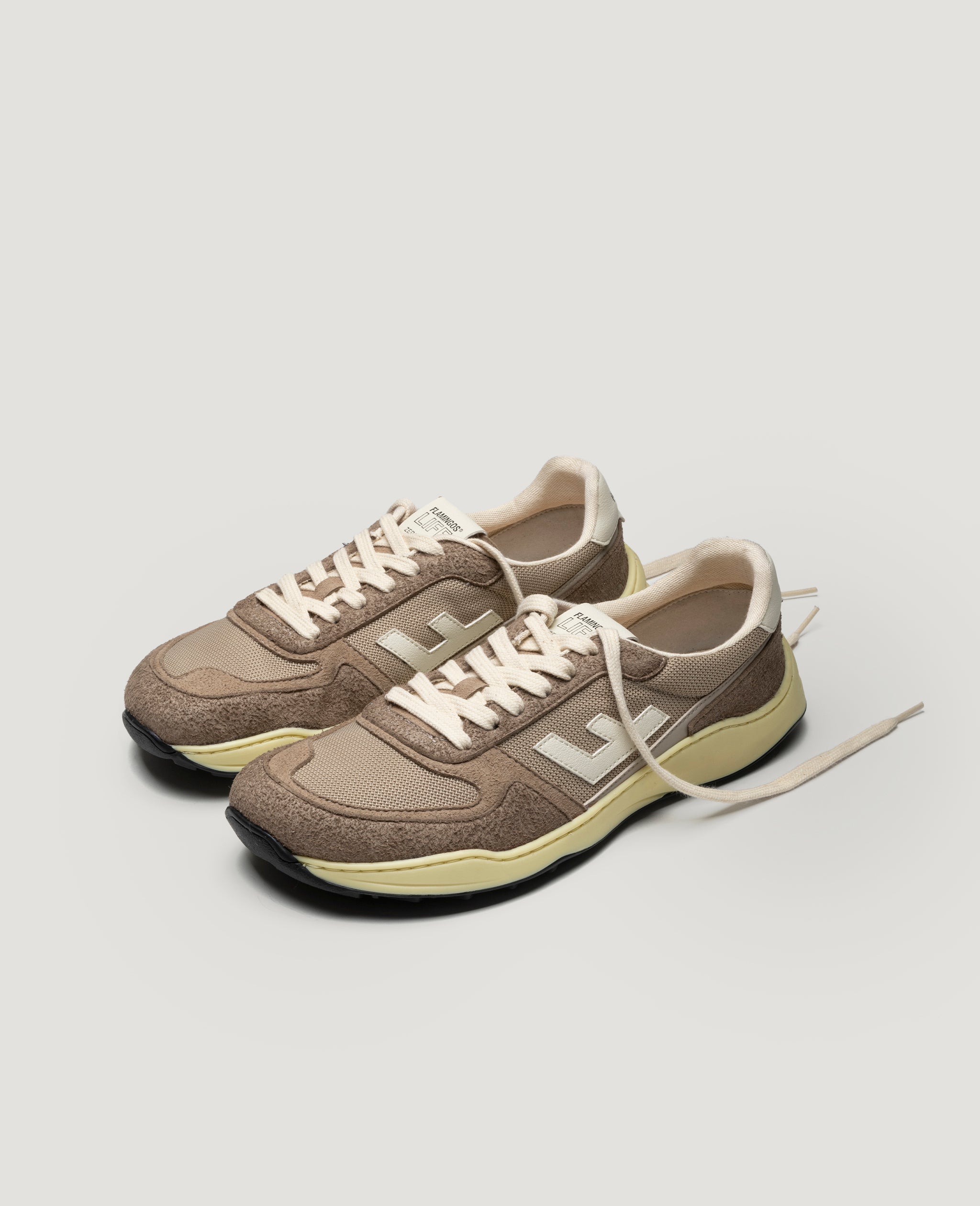 Flamingos Life Zero Drop Taupe Vanilla sneakers barefoot beige