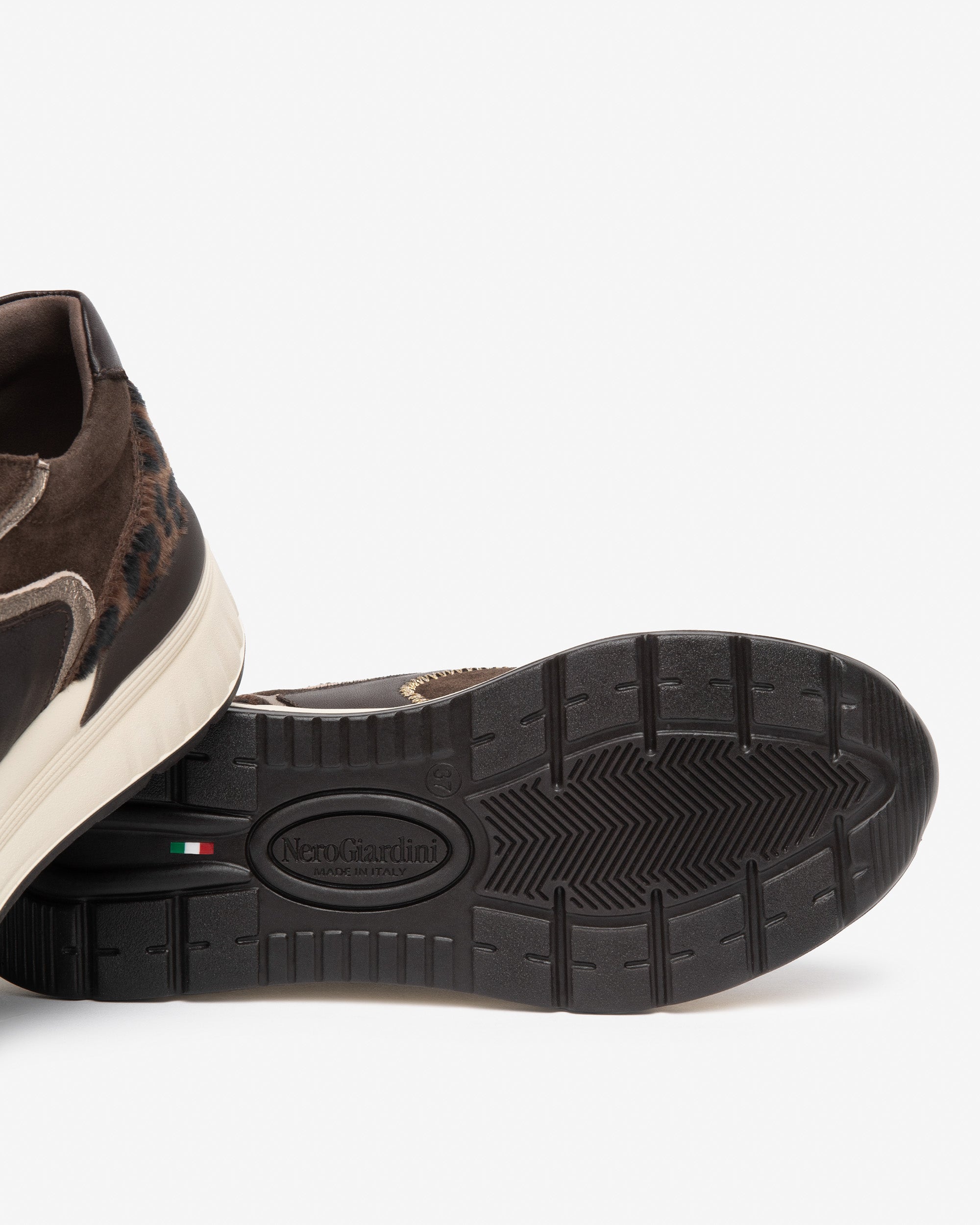 Nero Giardini Sneakers baskets femme daim 38