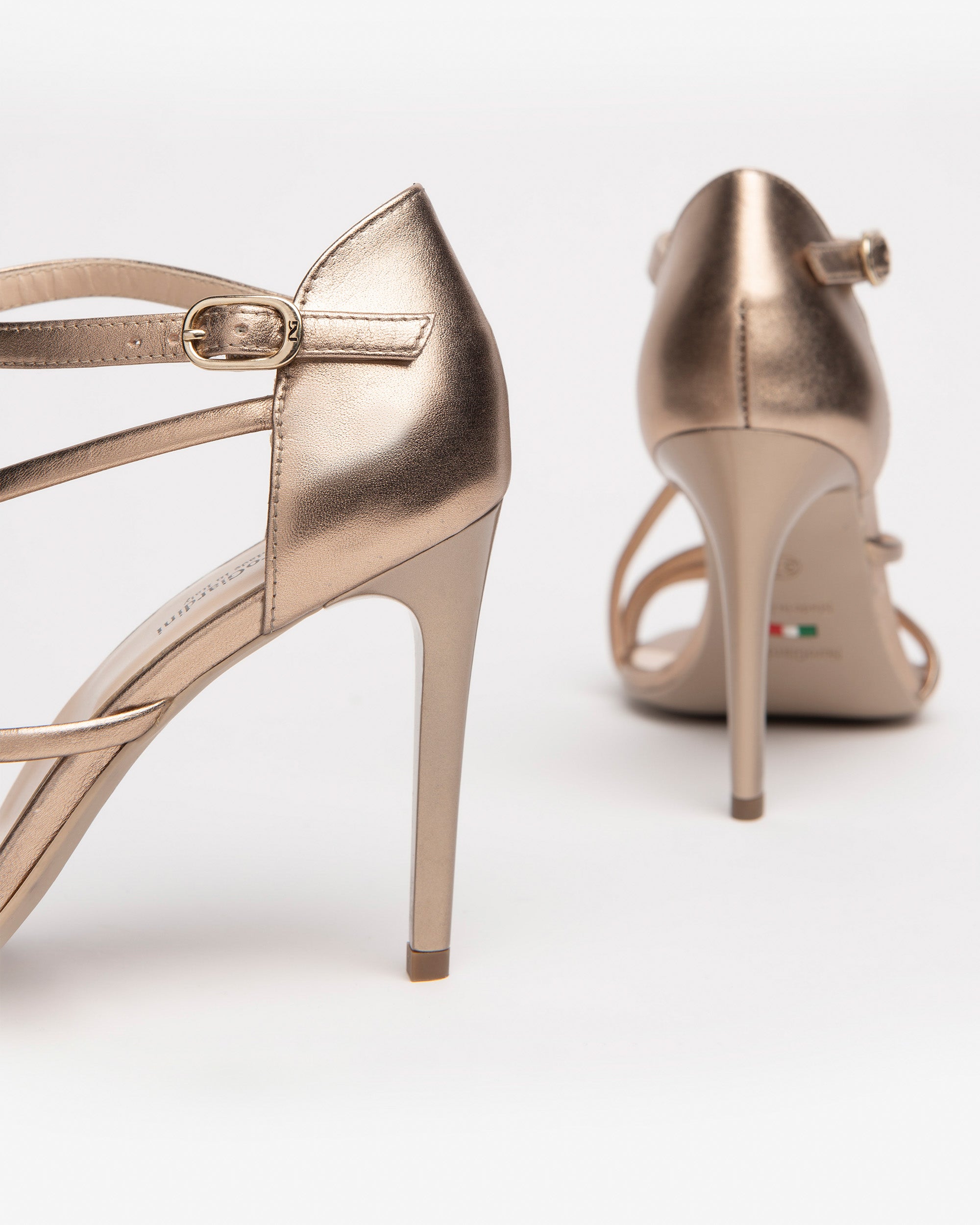 Nero Giardini Sandals sandales cuir femme élégantes