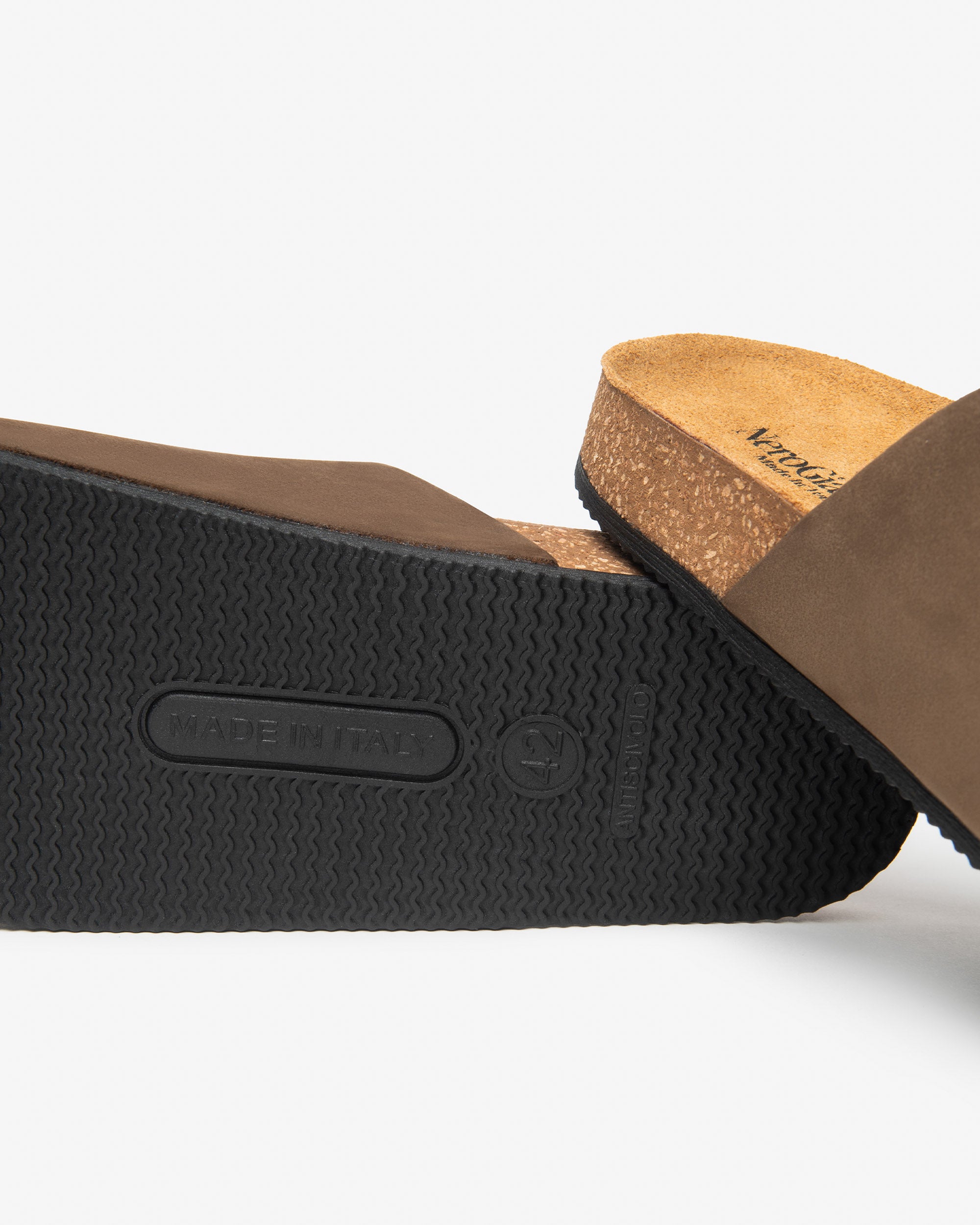 Nero Giardini Slippers claquettes cuir homme 43