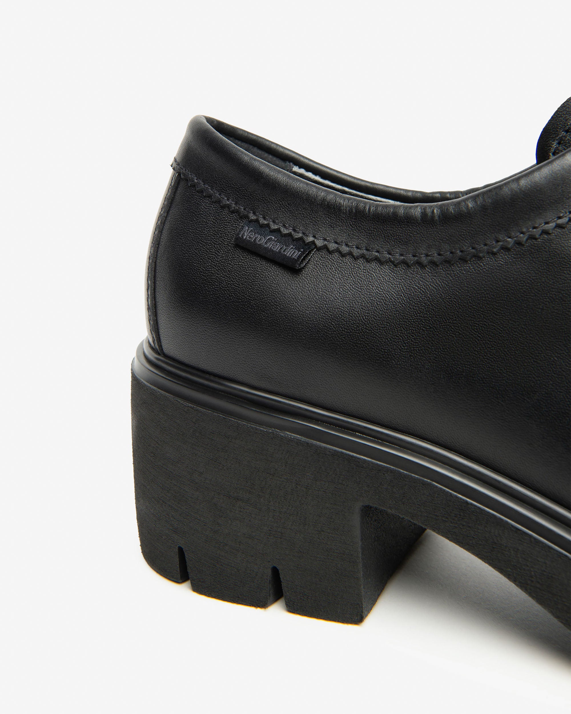 Nero Giardini Tie-up derbies femme cuir 38
