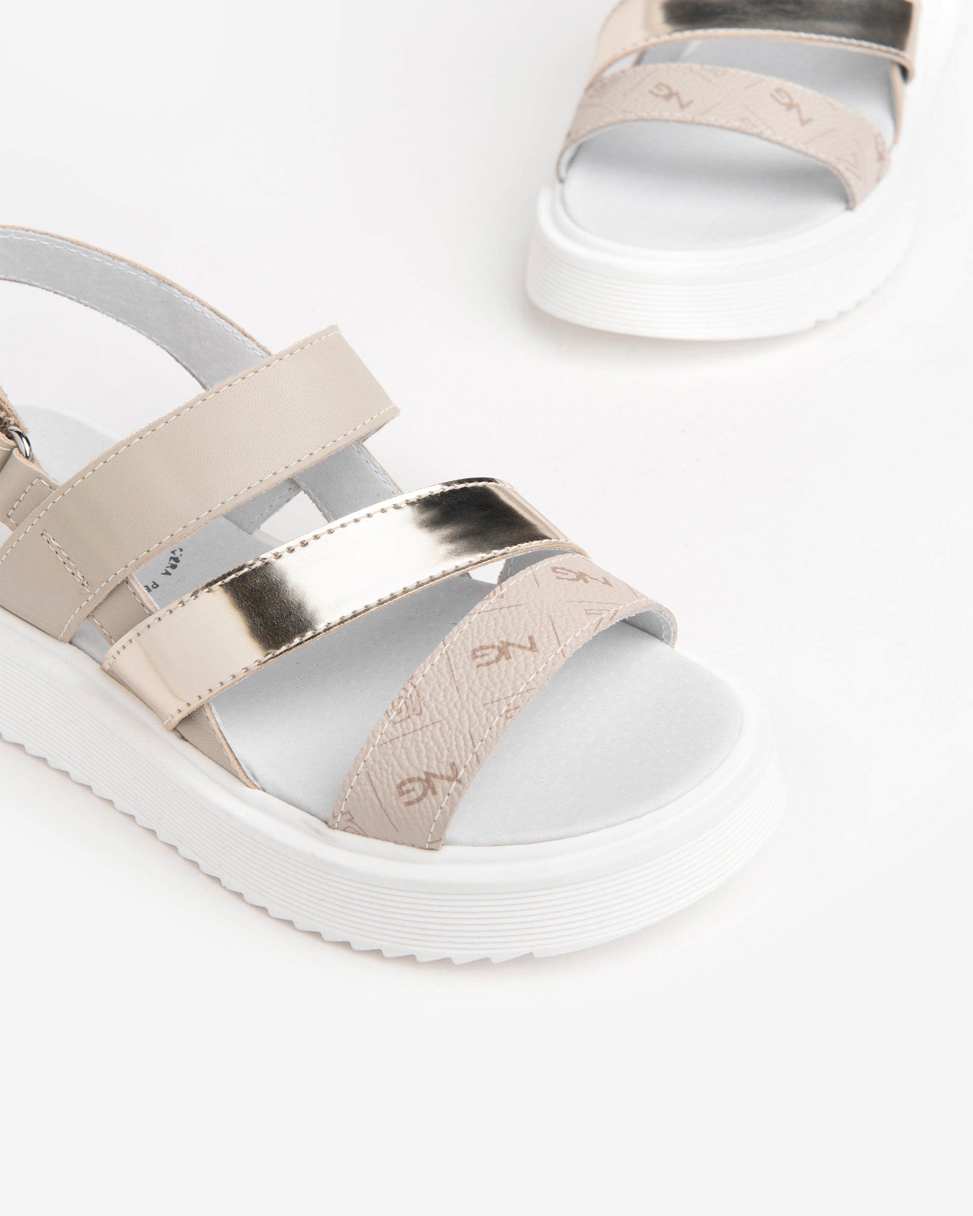 Nero Giardini Sandals sandales cuir fille scratch été