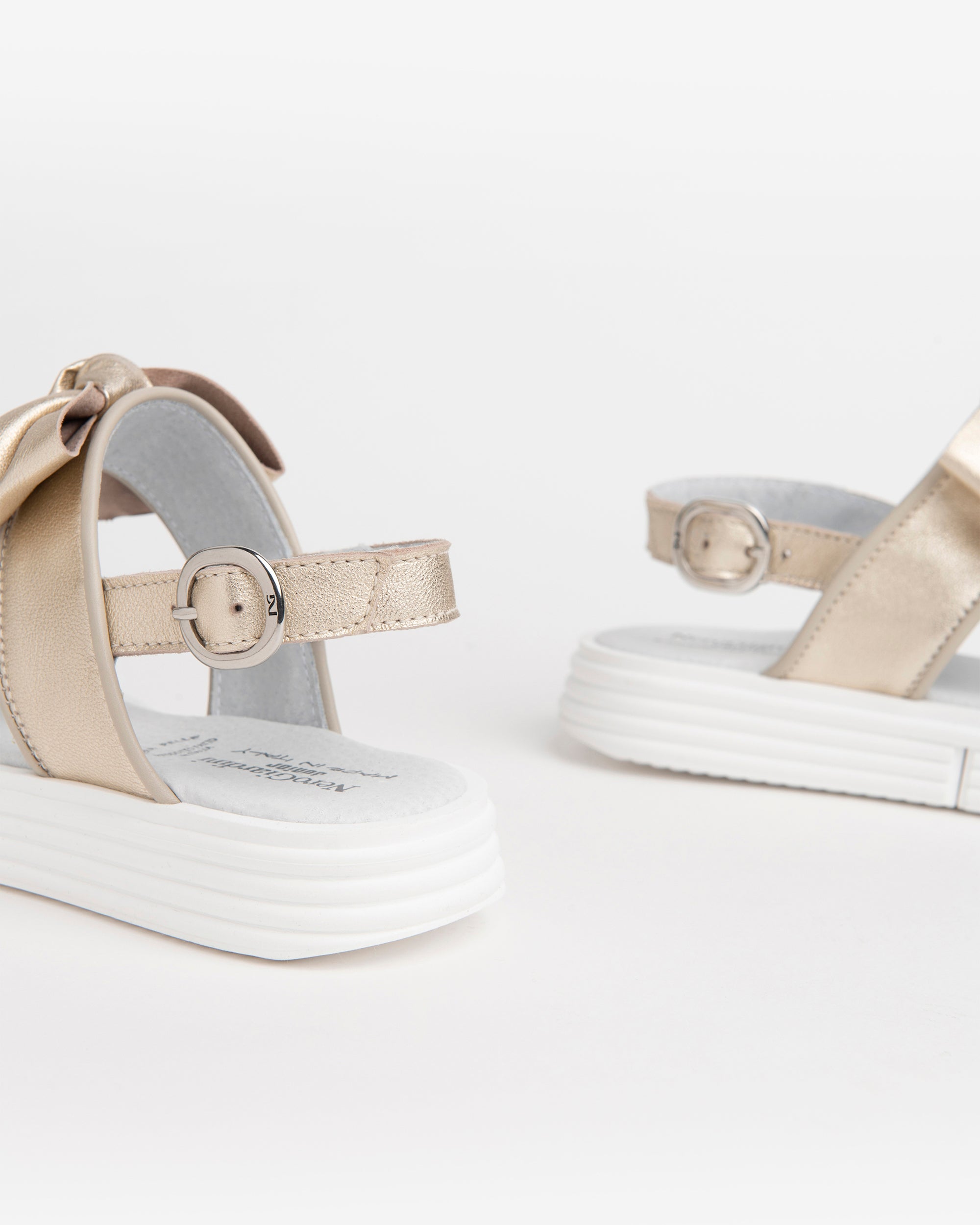 Nero Giardini Sandals sandales fille cuir boucle nœud