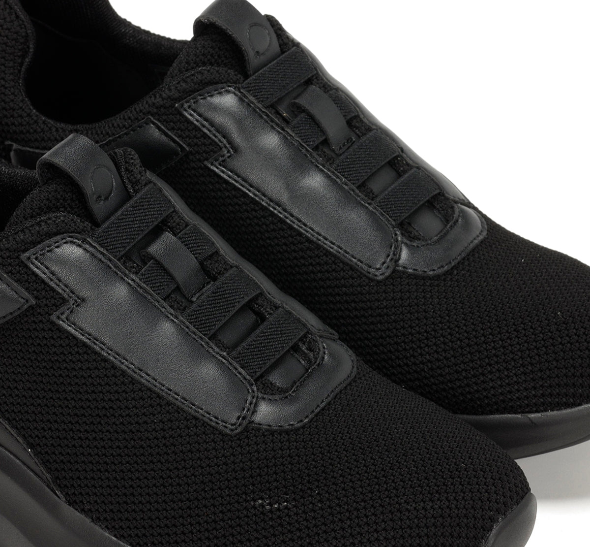Atom Activity F1254 baskets femme noir confort