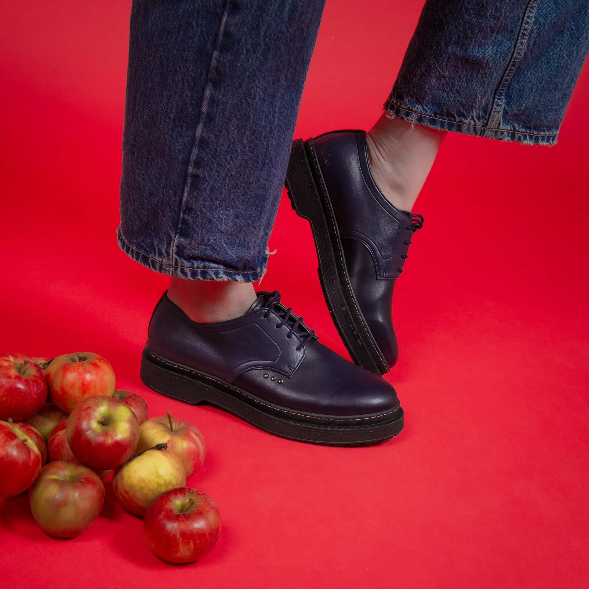 Me.Land Lander derby vegan cuir pomme bleu noir