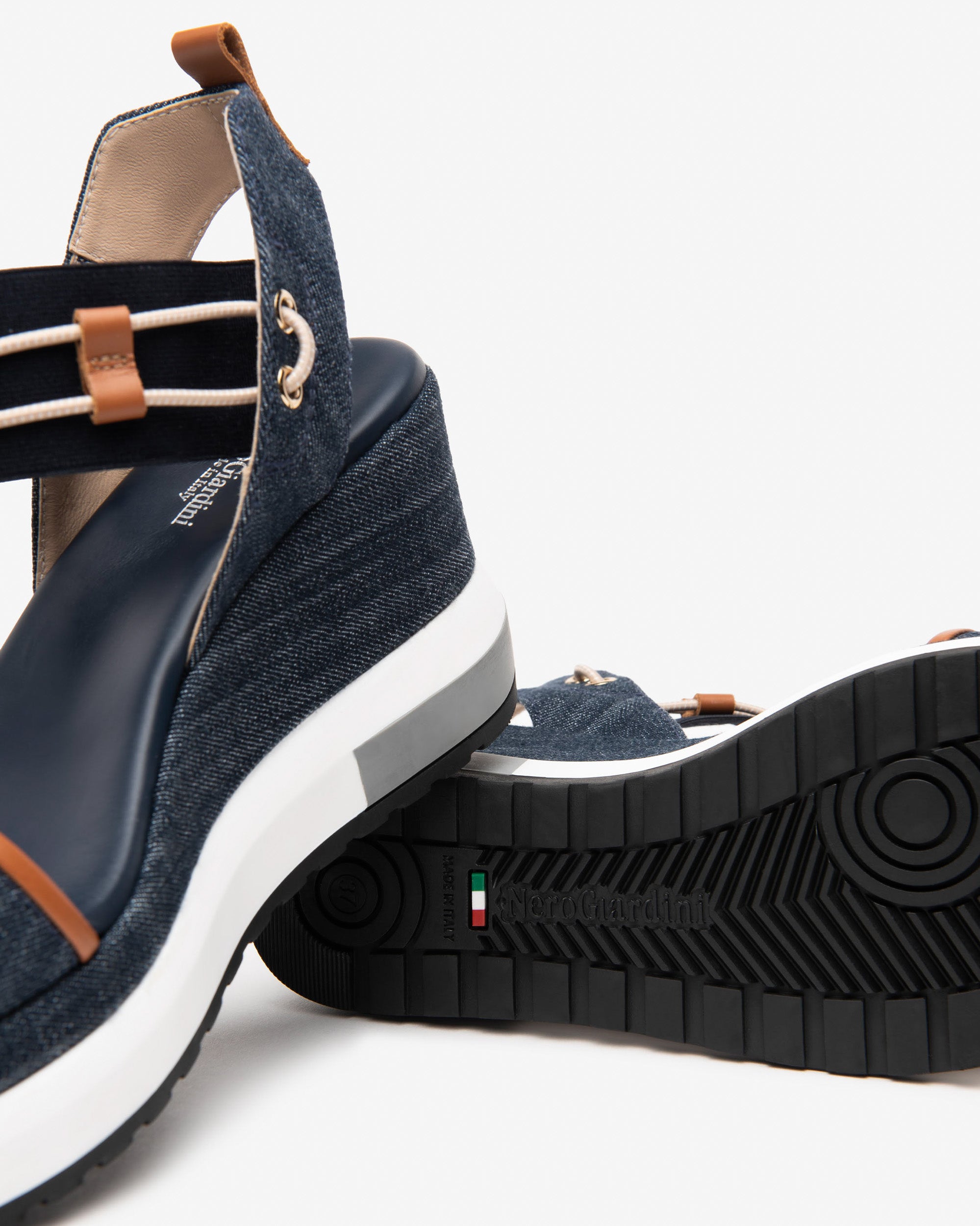 Nero Giardini Sandales femme cuir denim compensé