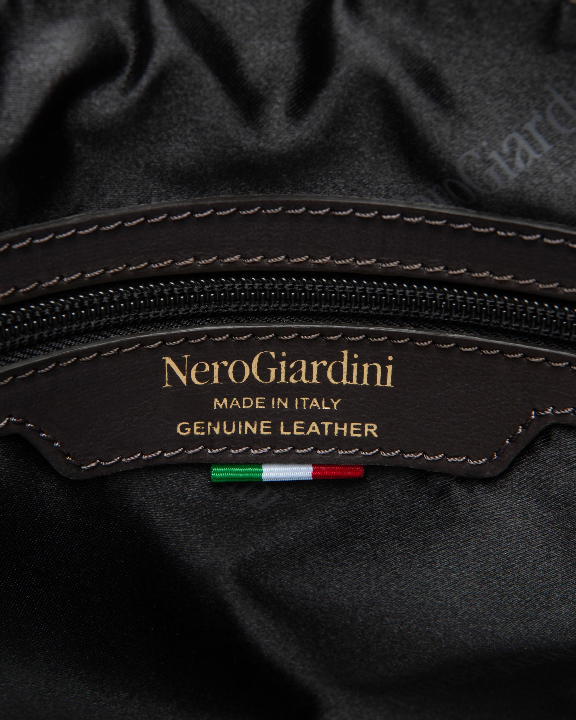 Nero Giardini Bags sac épaule daim femme pompon doré