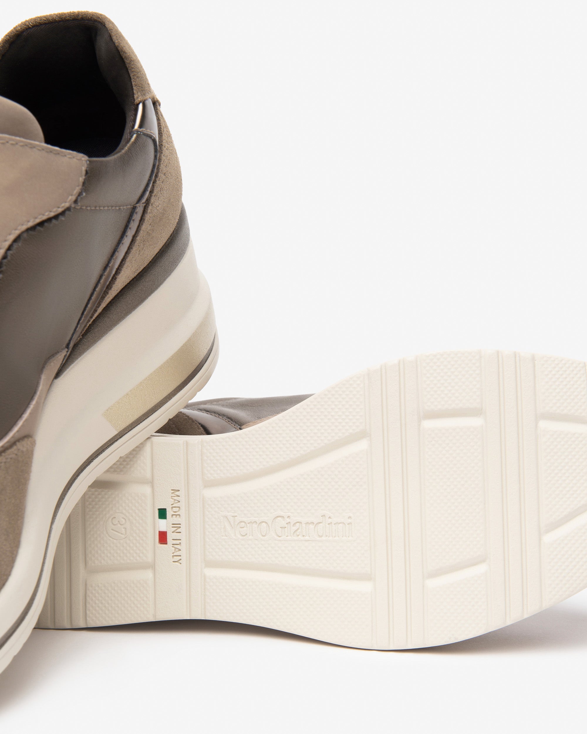 Nero Giardini Sneakers baskets femme daim verni