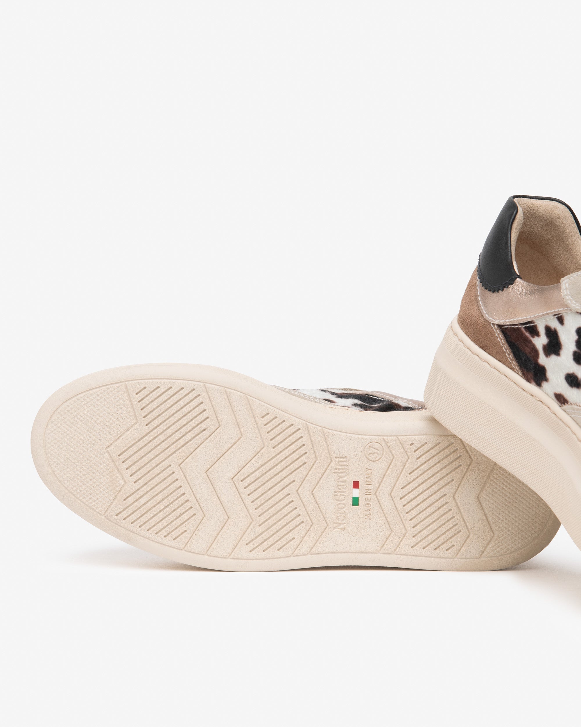 Nero Giardini Sneakers baskets plateforme daim léopard 38