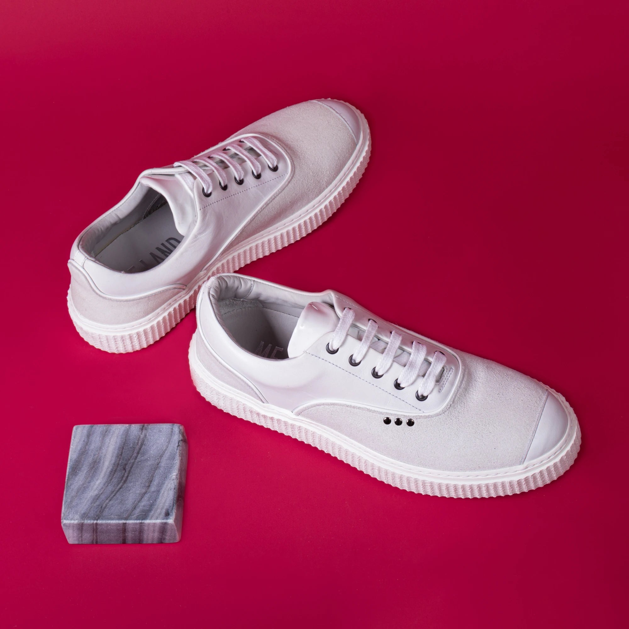 Me.Land Meaker basket cuir daim blanc mémoire de forme