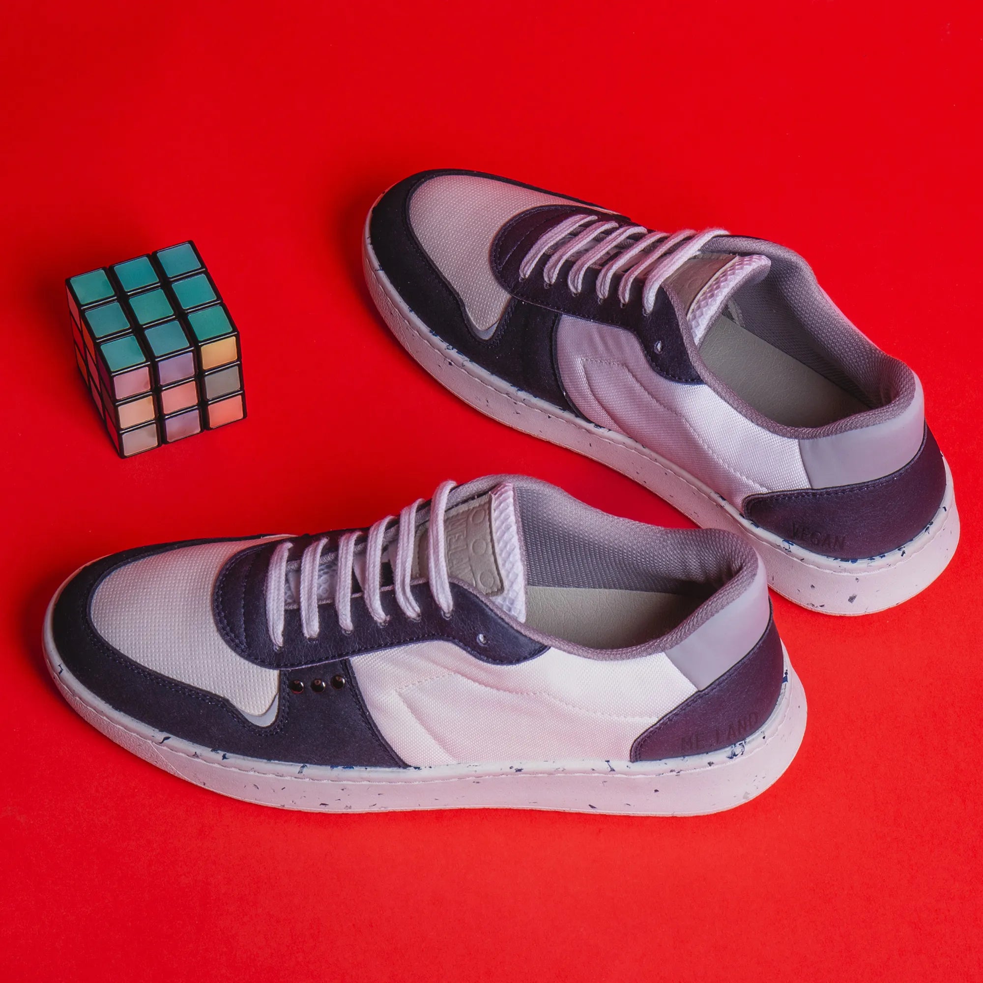 Me.Land Evan baskets vegan blanc bleu marine recyclées
