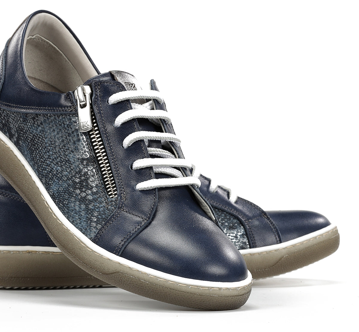 Dorking Karen D8506 baskets femme bleu sport