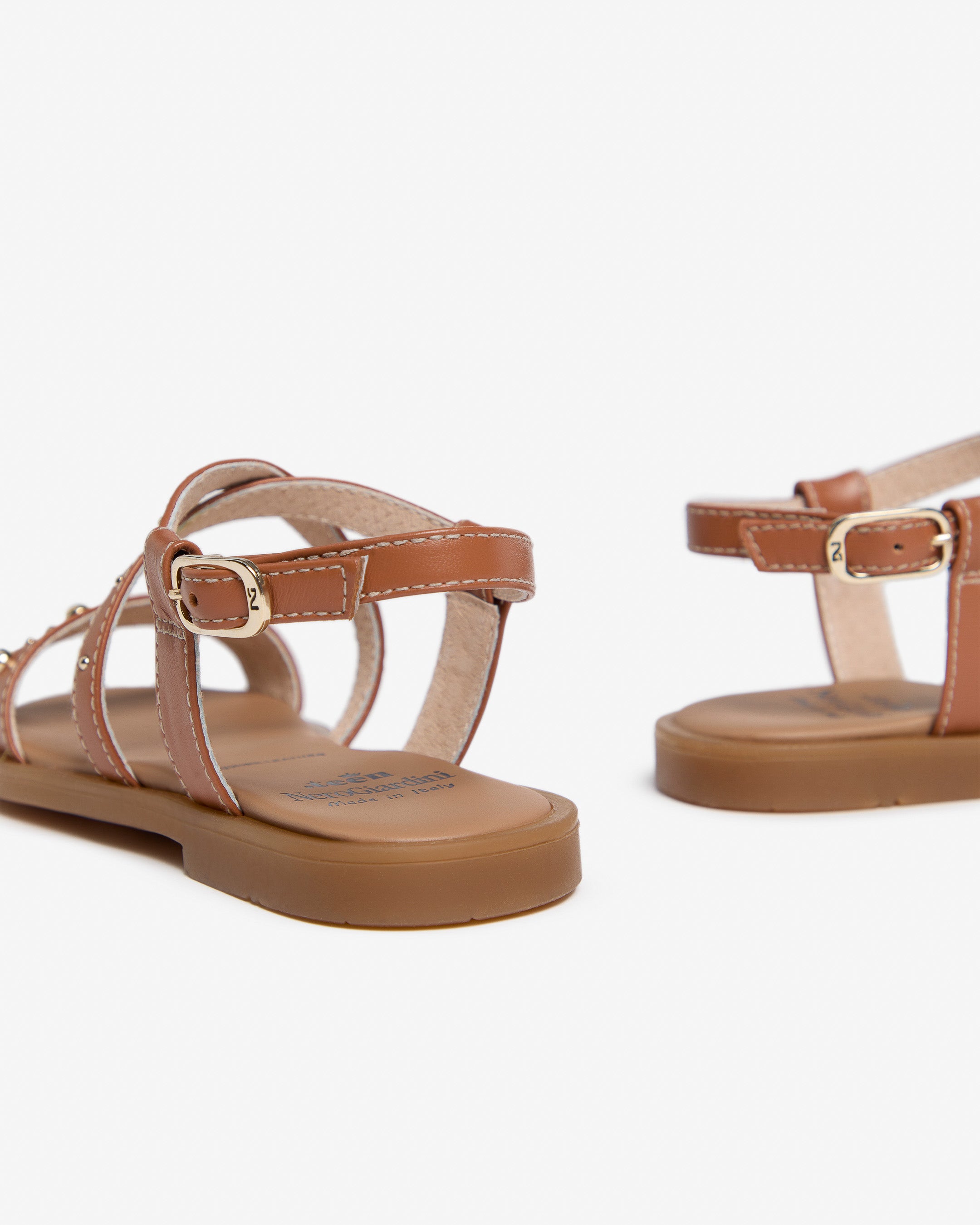 Nero Giardini Sandals sandales fille cuir semelle légère