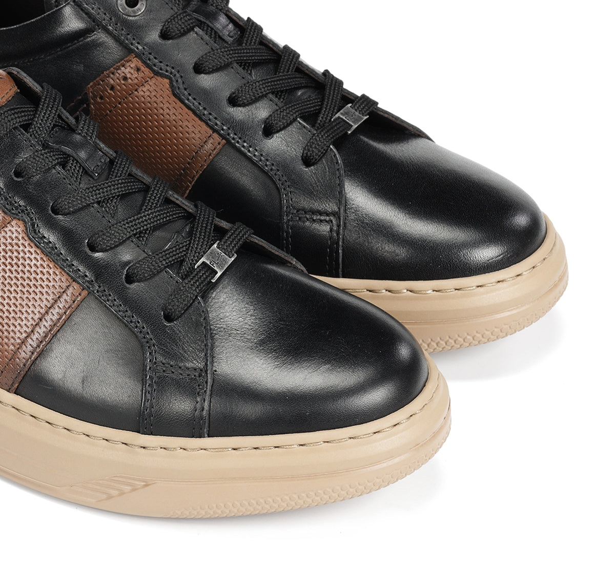 Fluchos Boston F2043 baskets noir homme léger