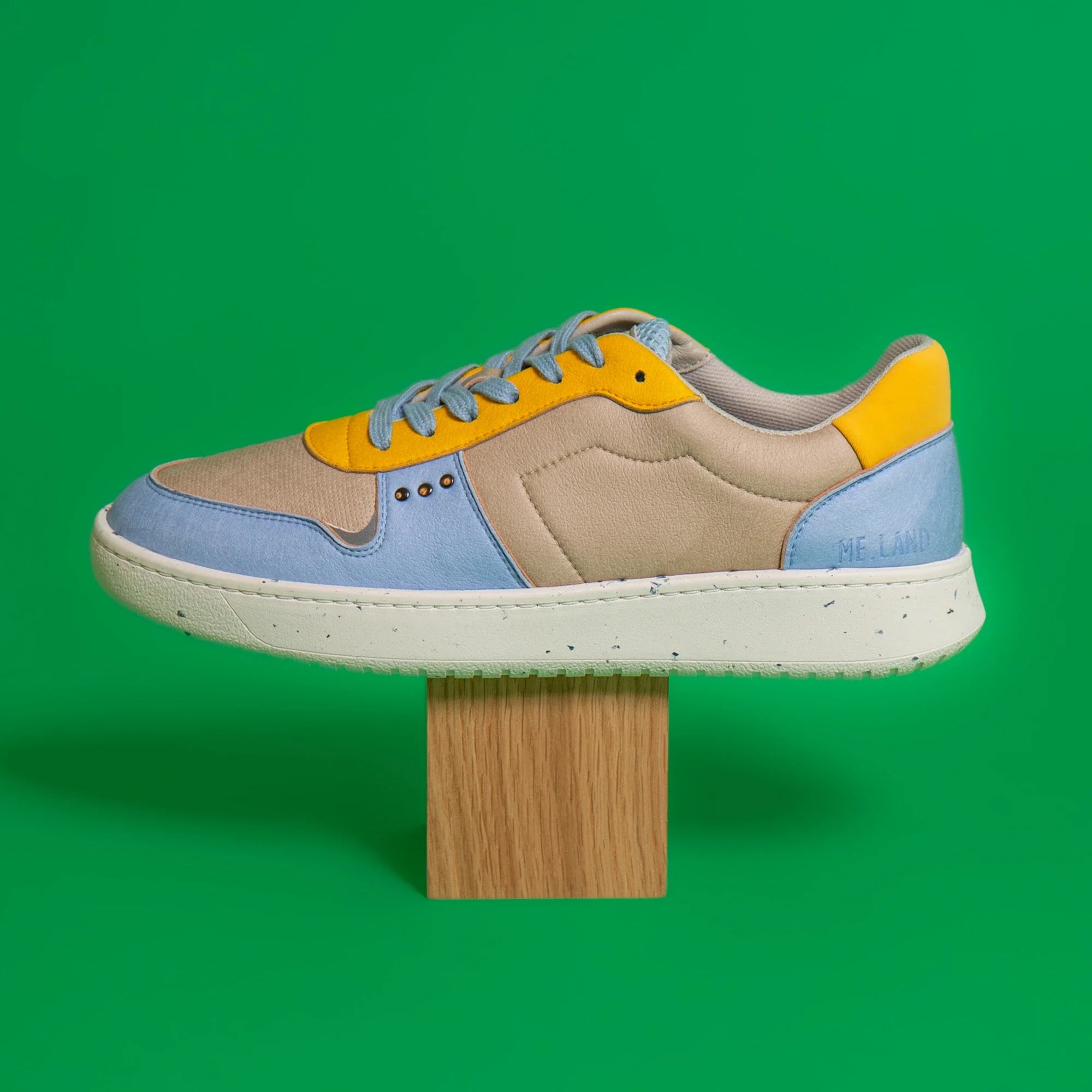 Me.Land Evan baskets vegan beige bleu jaune