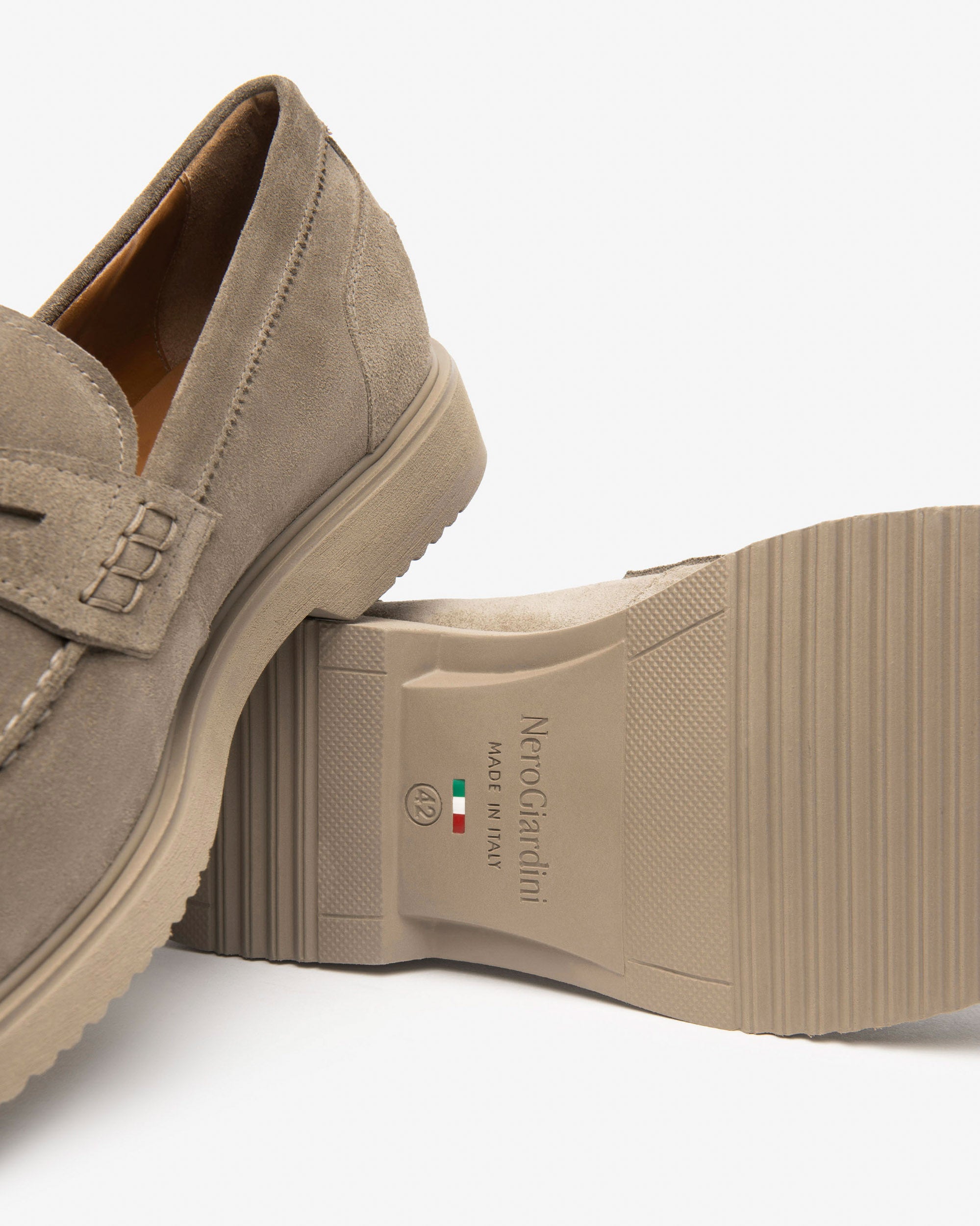 Nero Giardini Loafers mocassins daim homme