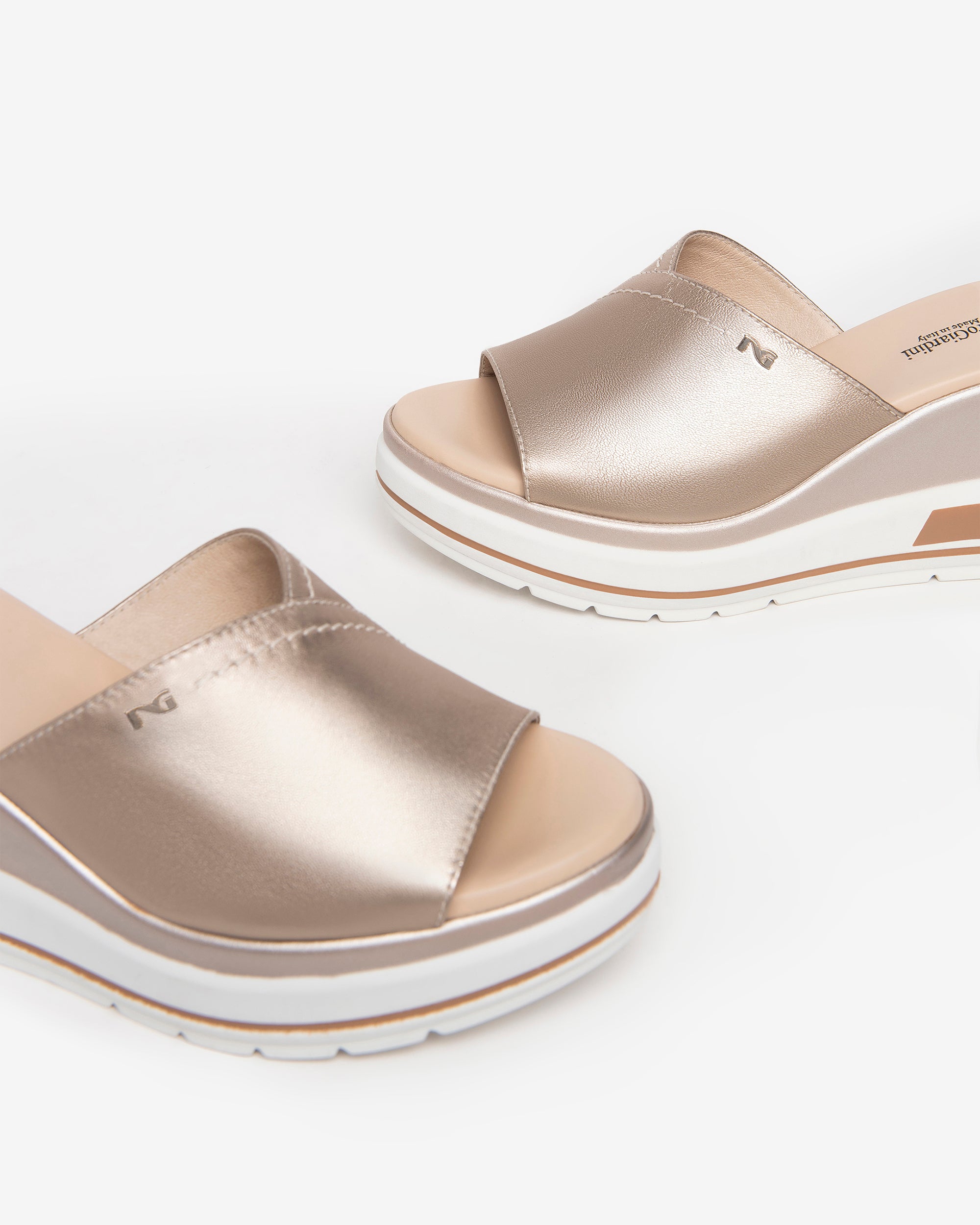 Nero Giardini Slippers mules cuir femme été