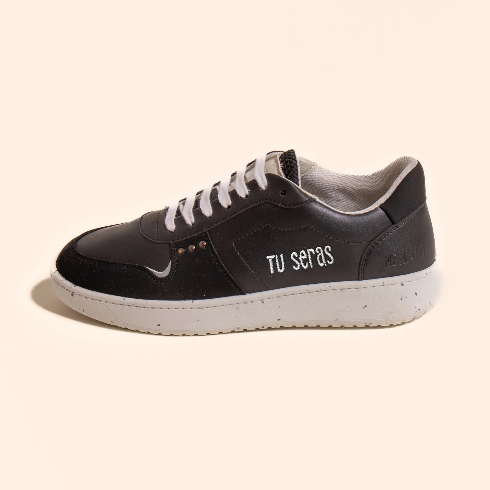 Me.Land Evan baskets vegan noir Emma Daumas Tu Seras