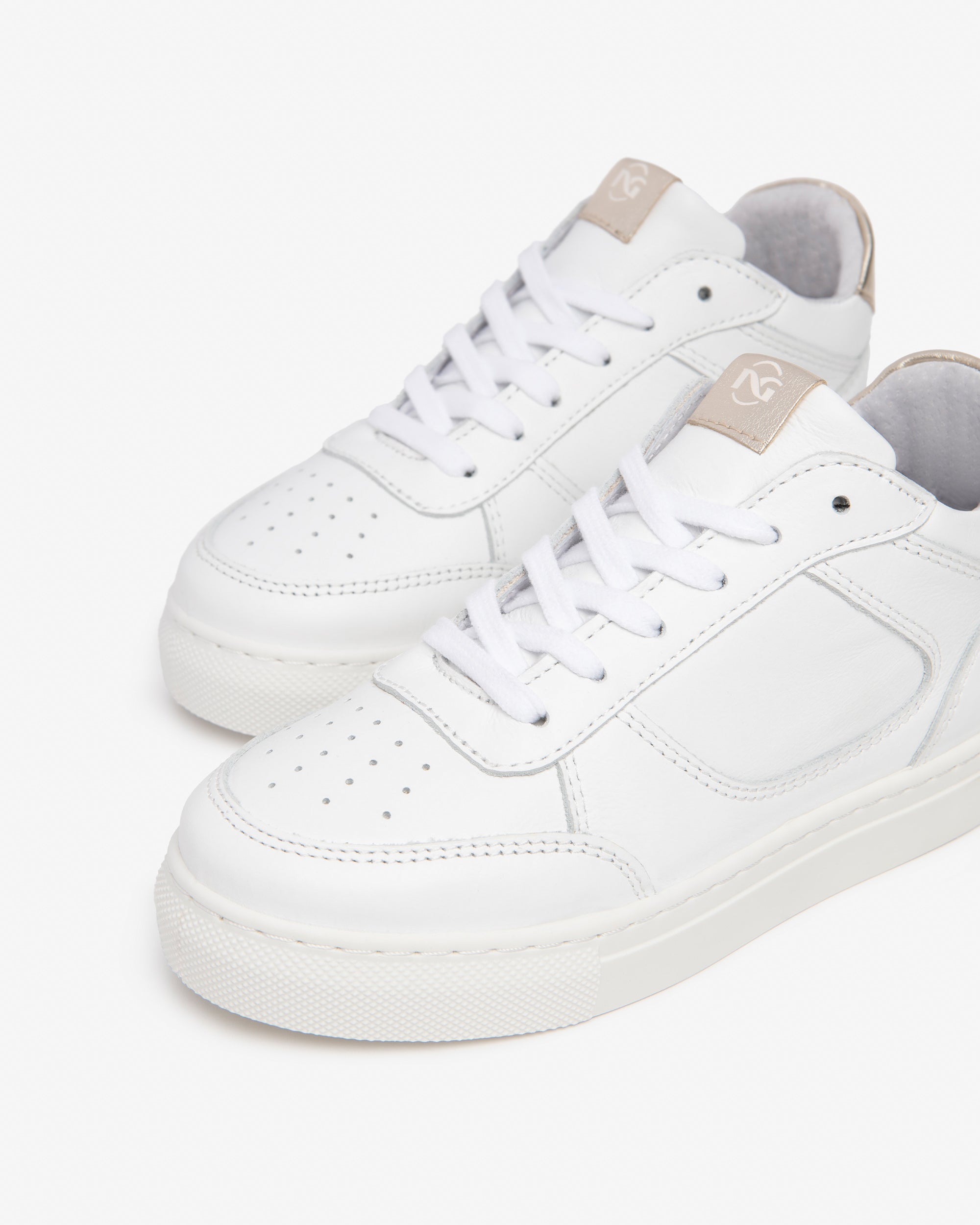 Nero Giardini Sneakers baskets cuir fille lacets légères