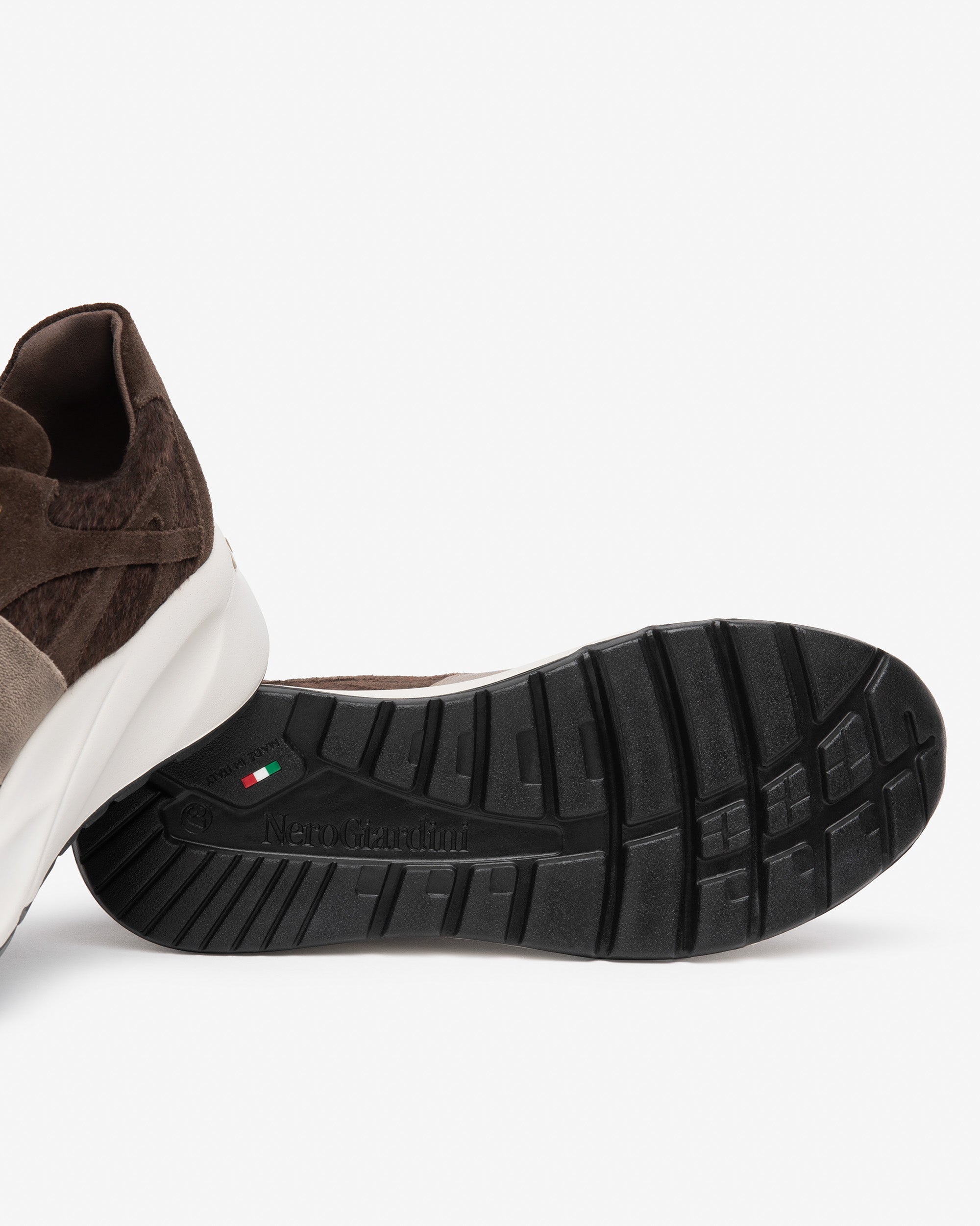 Nero Giardini Sneakers baskets daim cuir femme lacets