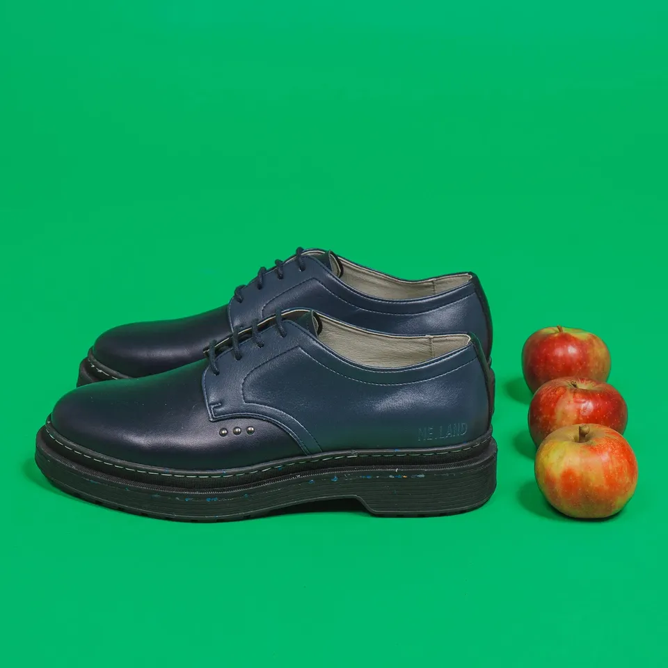 Me.Land Lander derby vegan cuir pomme bleu noir