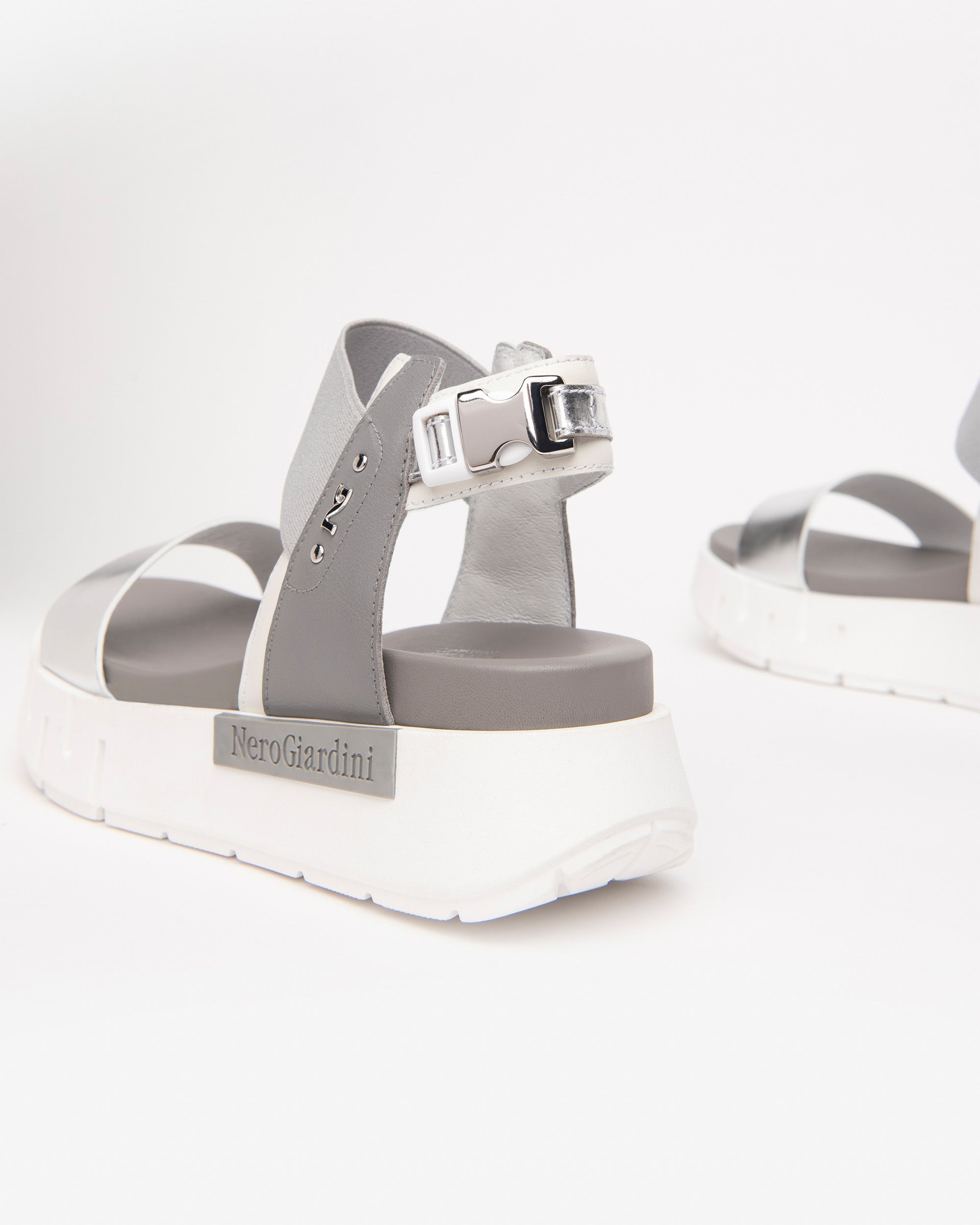Nero Giardini Sandals sandales cuir femme été