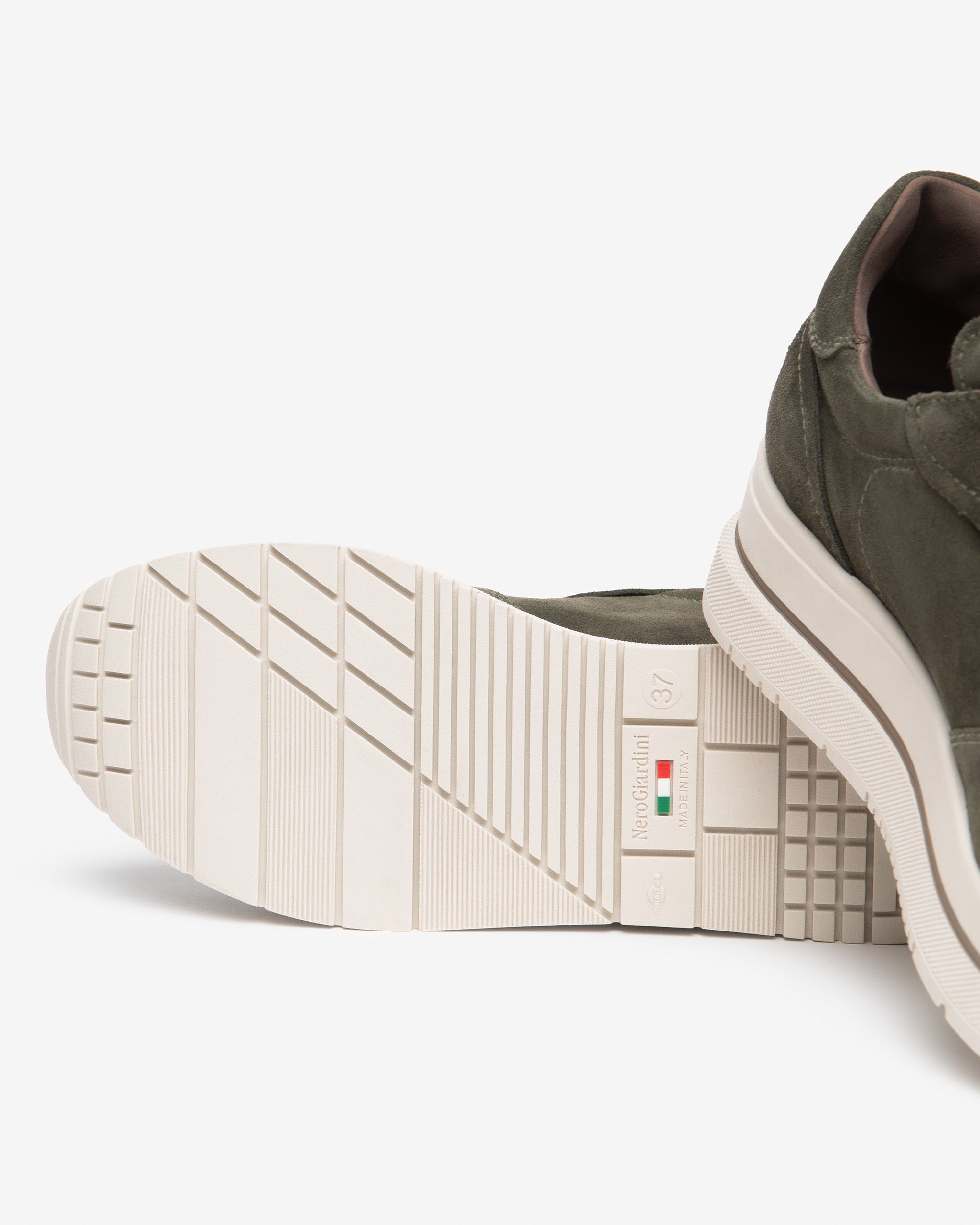Nero Giardini Sneakers baskets daim plateforme femme