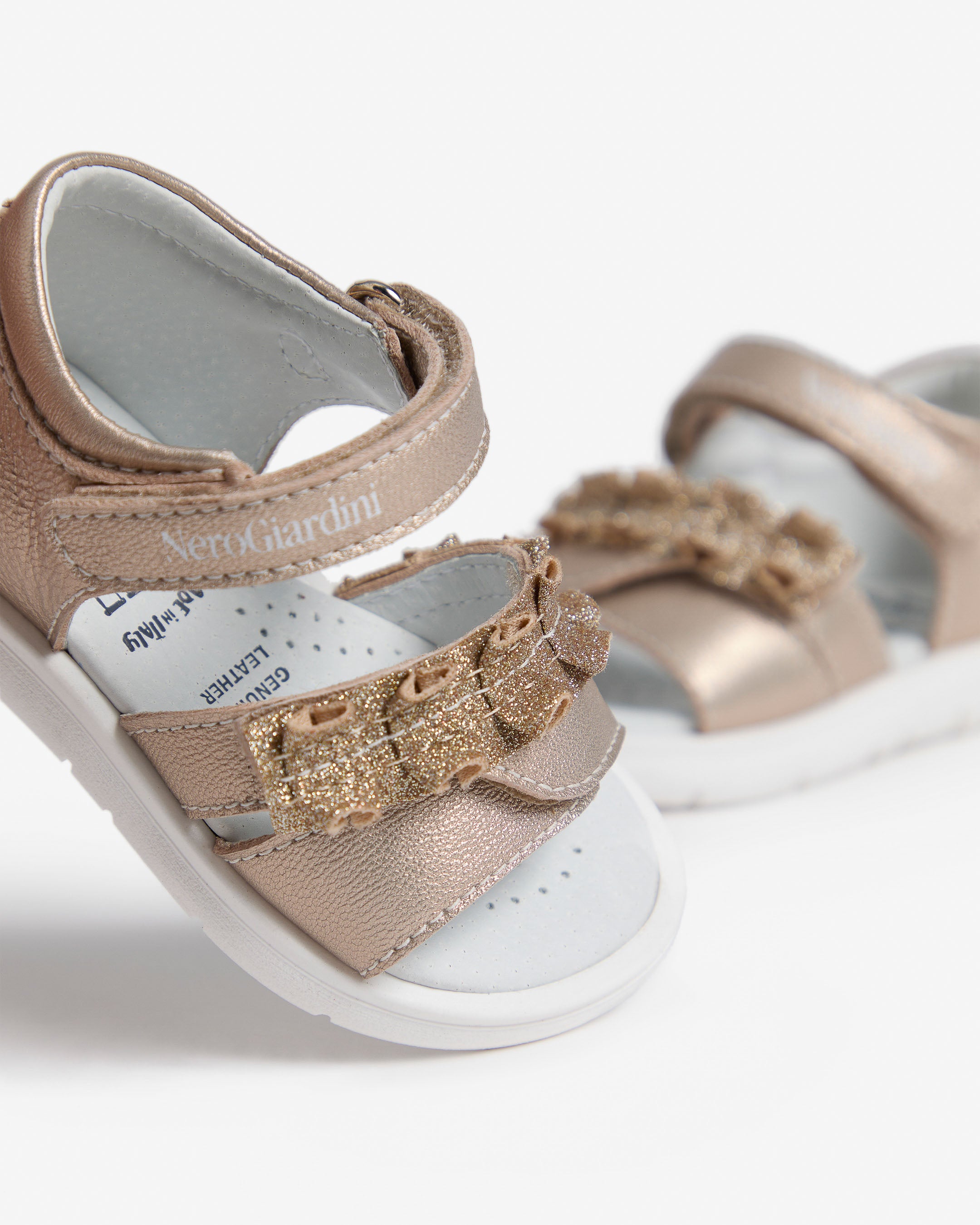 Nero Giardini Sandals sandales fille 24 cuir