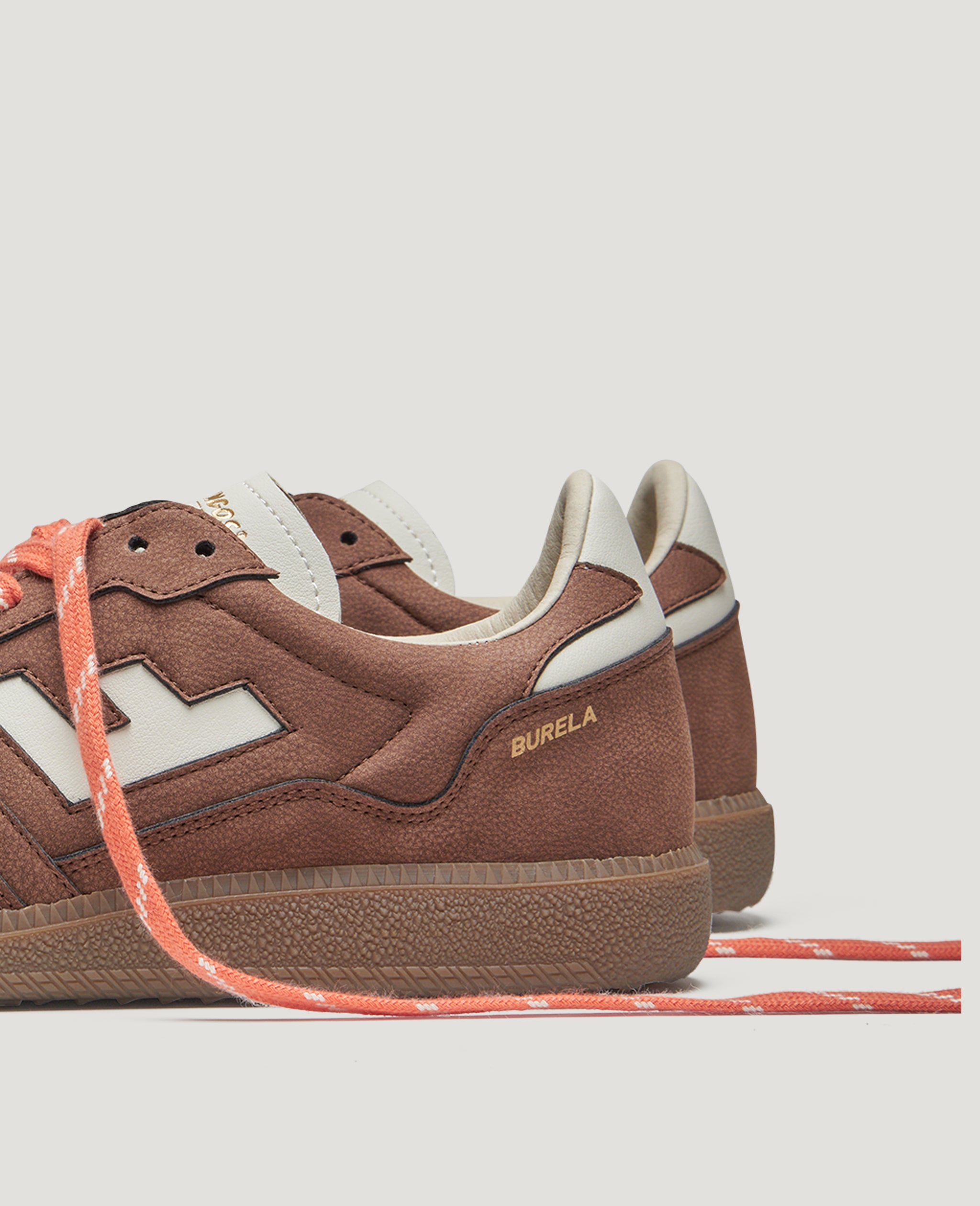 Flamingos Life Burela Slim Nobuck baskets cacao vegan