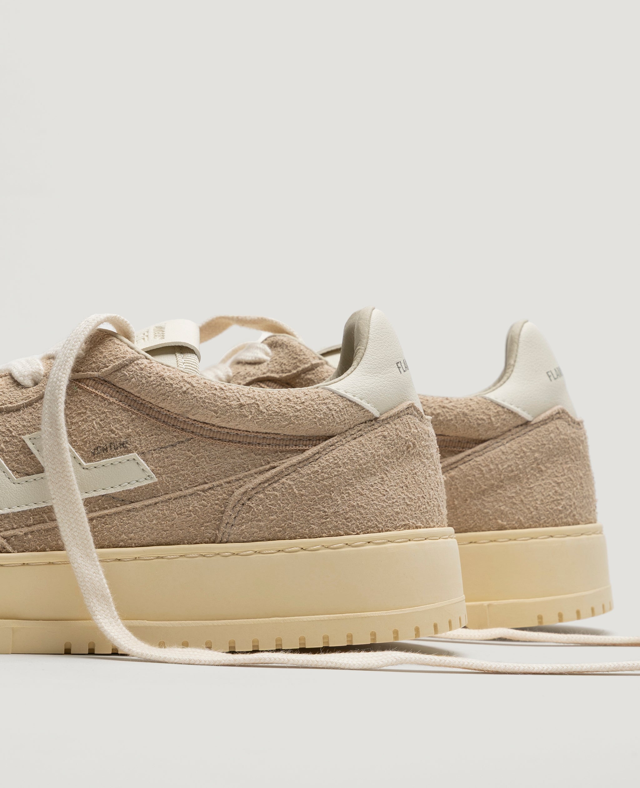Flamingos Life Ventura Hairy Suede baskets dune vegan