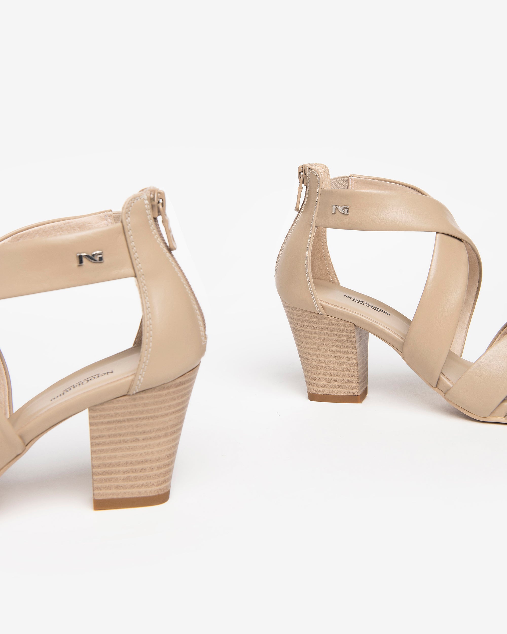 Nero Giardini Sandals sandales cuir femme simple