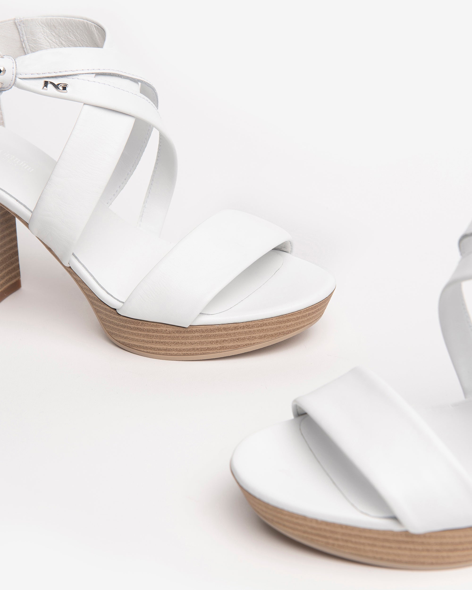 Nero Giardini Sandals sandales cuir femme talon 9 cm 38