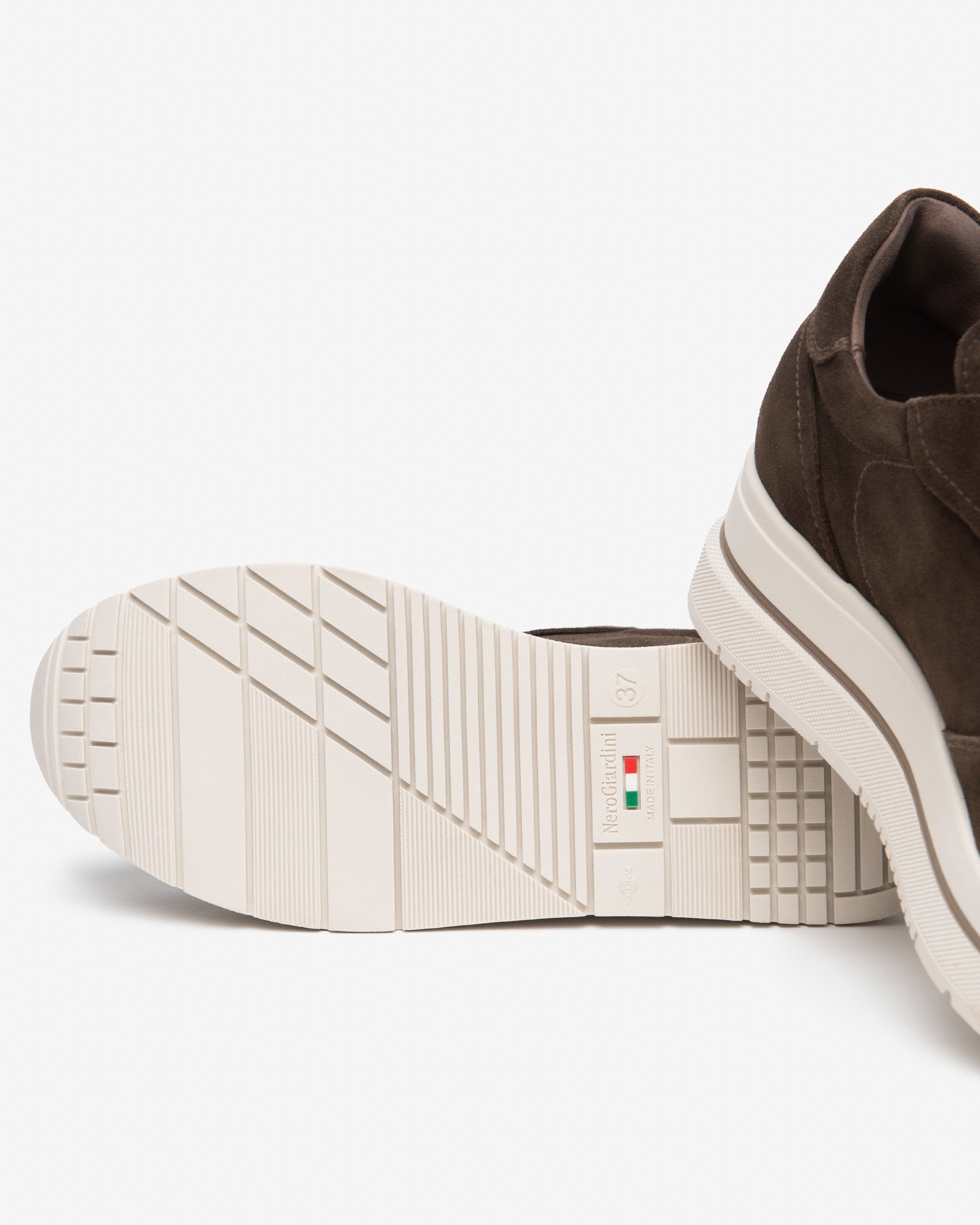 Nero Giardini Sneakers baskets daim plateforme 45 mm