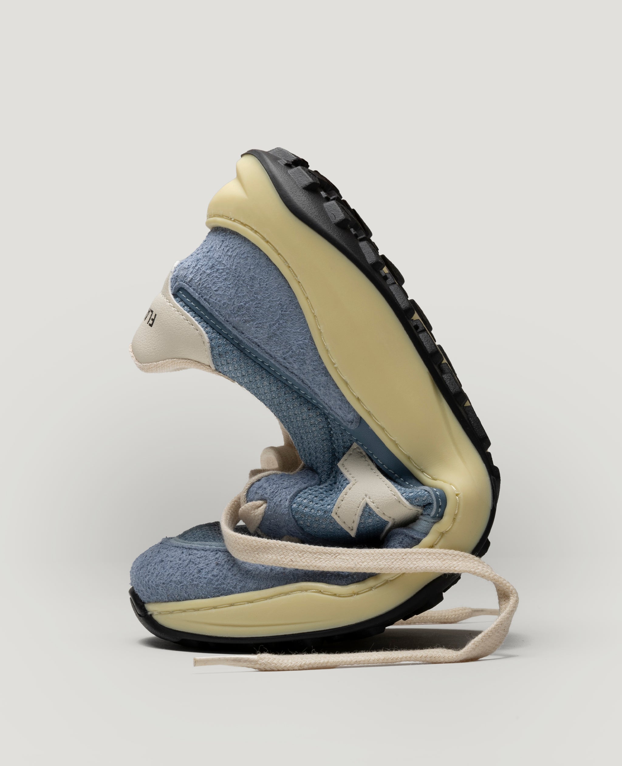 Flamingos Life Zero Drop Sky Vanilla baskets barefoot bleu