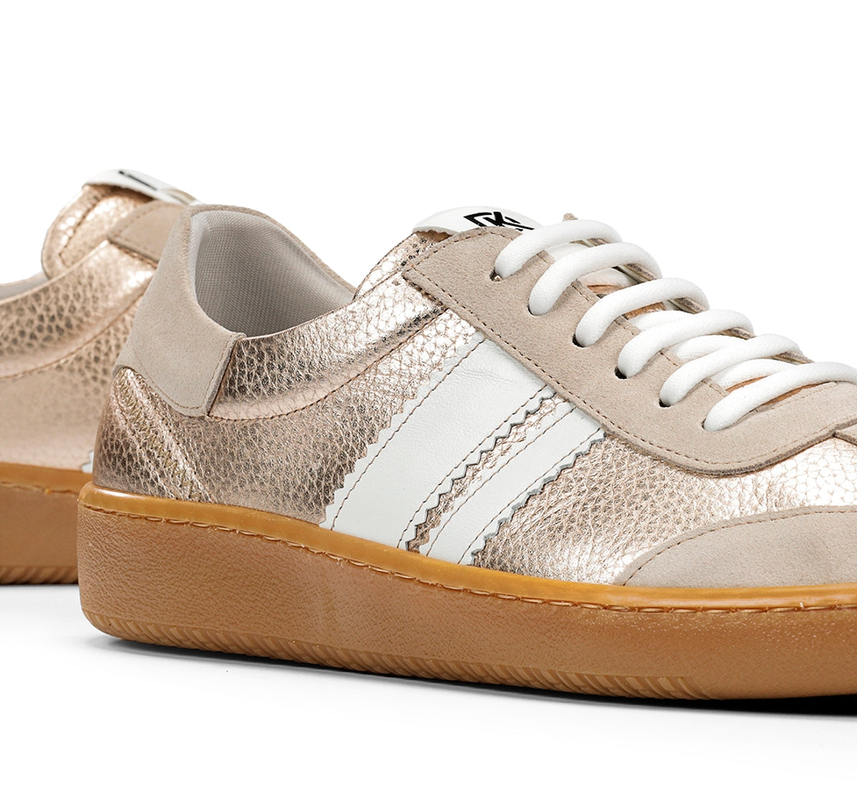 Dorking Lynn D9477 basket doré femme légère velcro