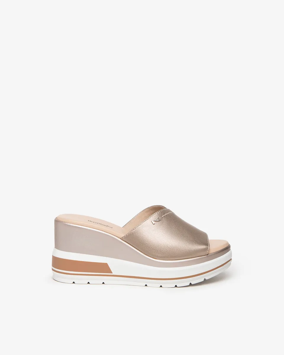 Nero Giardini Slippers mules cuir femme été