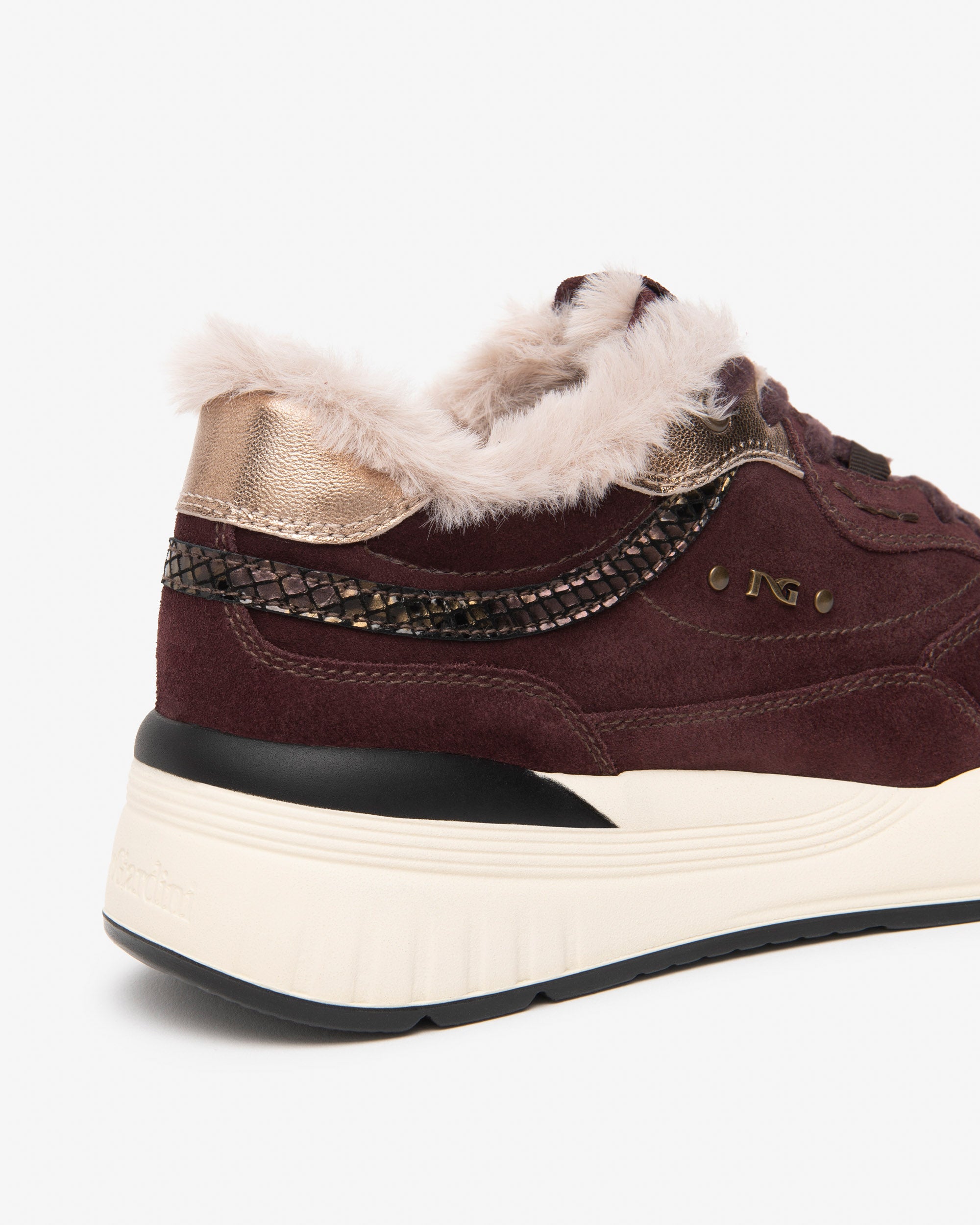 Nero Giardini Sneakers baskets daim femme 38