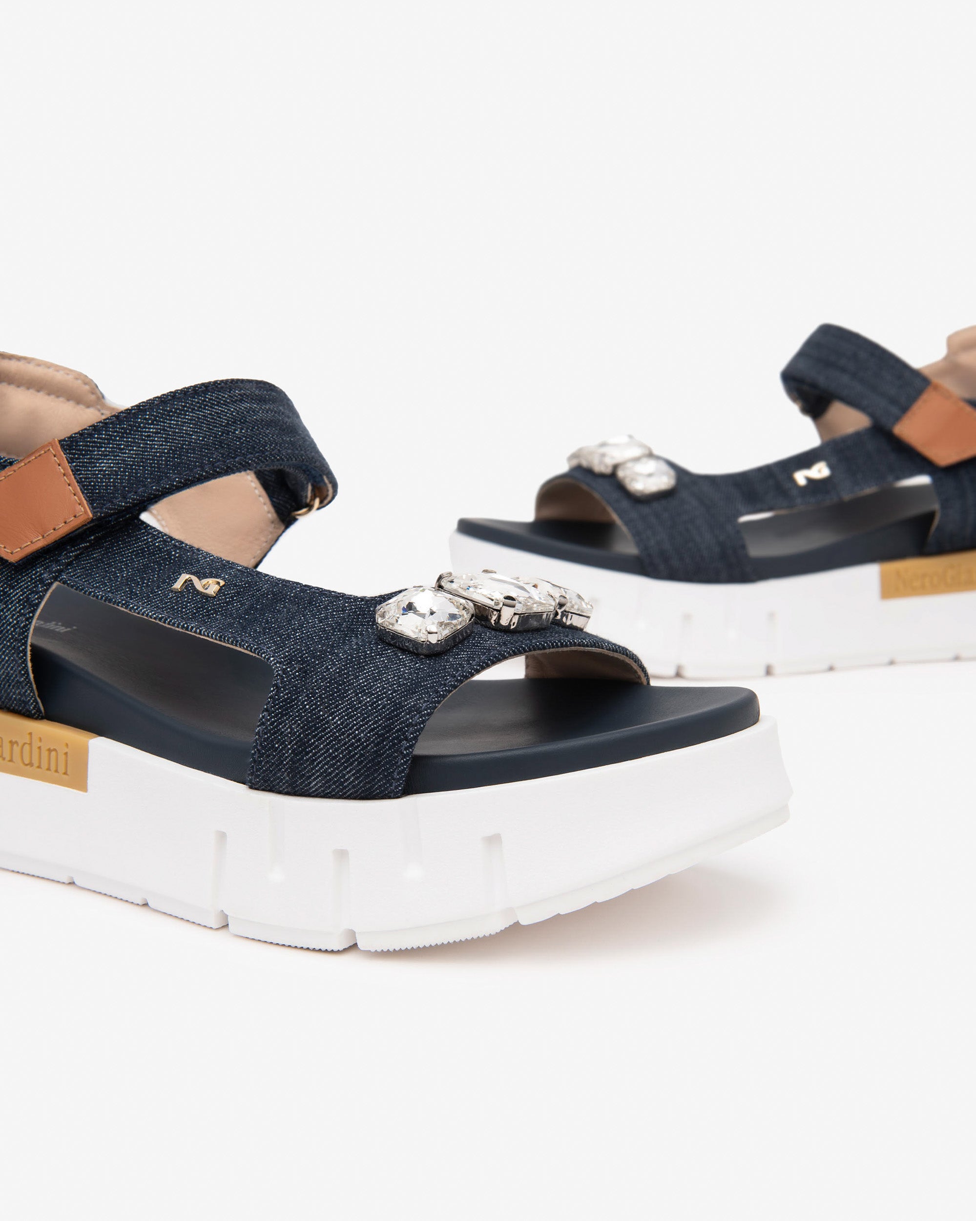 Nero Giardini Sandals sandales cuir femme tissu