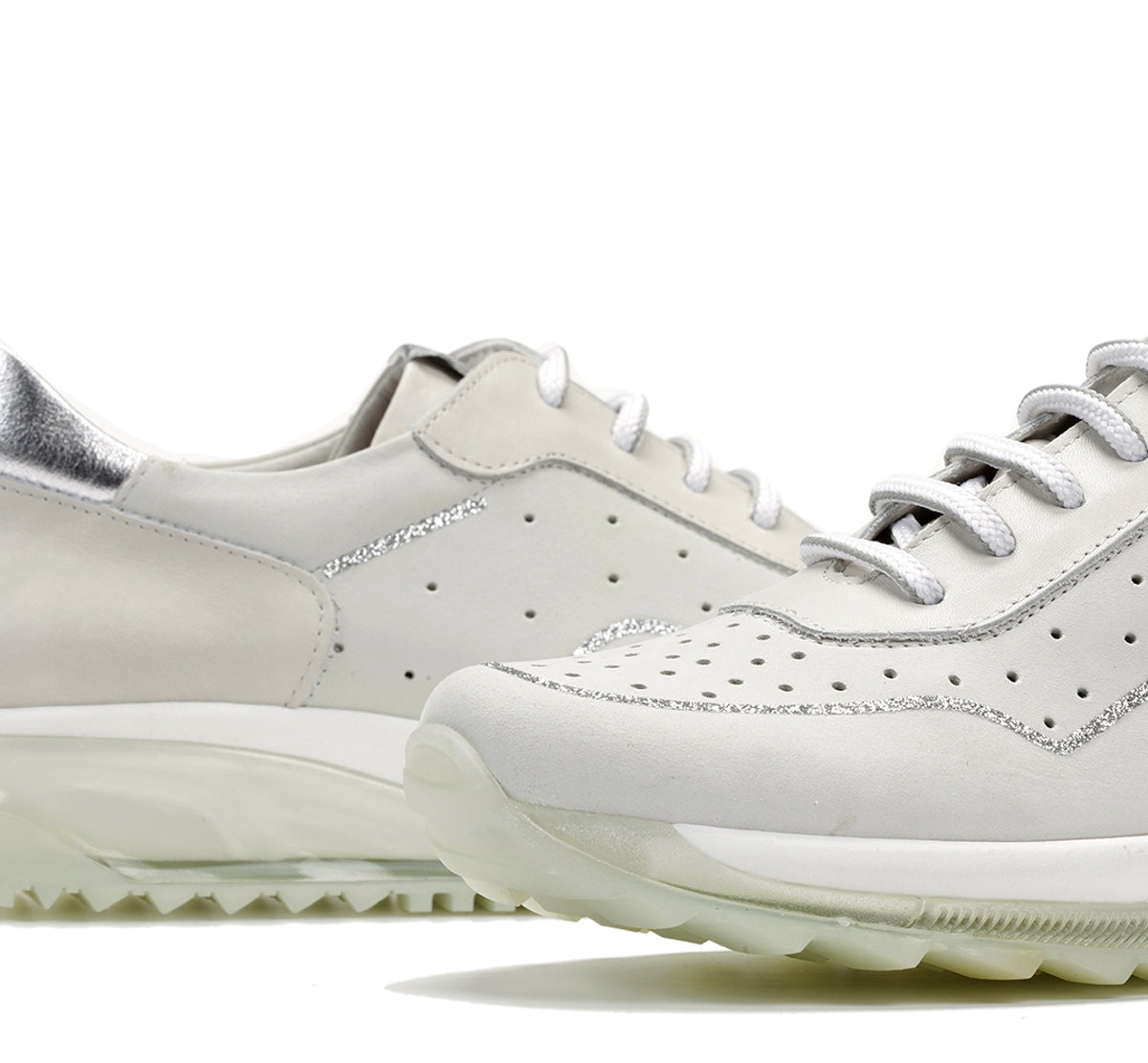 Dorking Navy D8201 basket blanche femme à lacets
