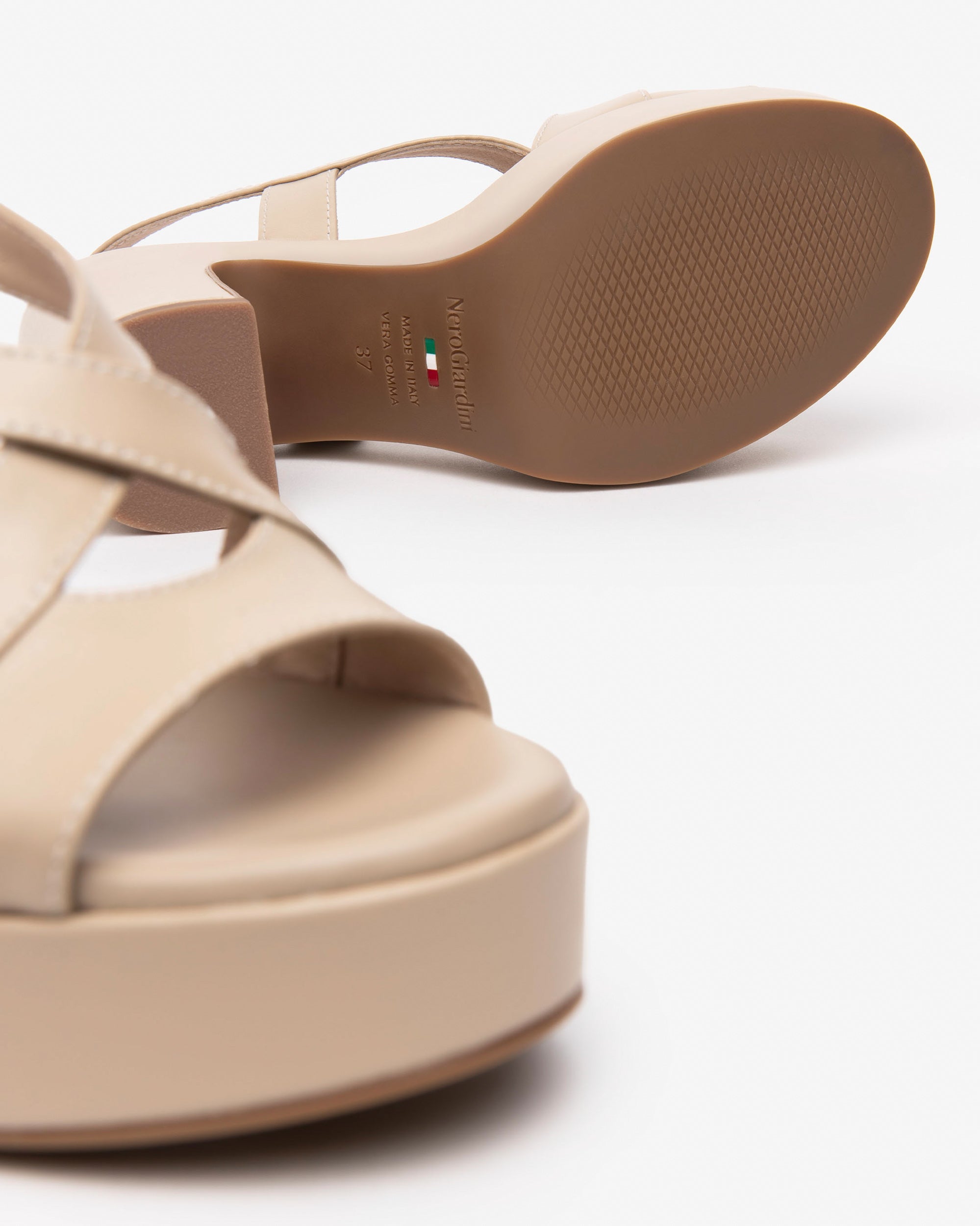 Nero Giardini Sandals sandales cuir femme été