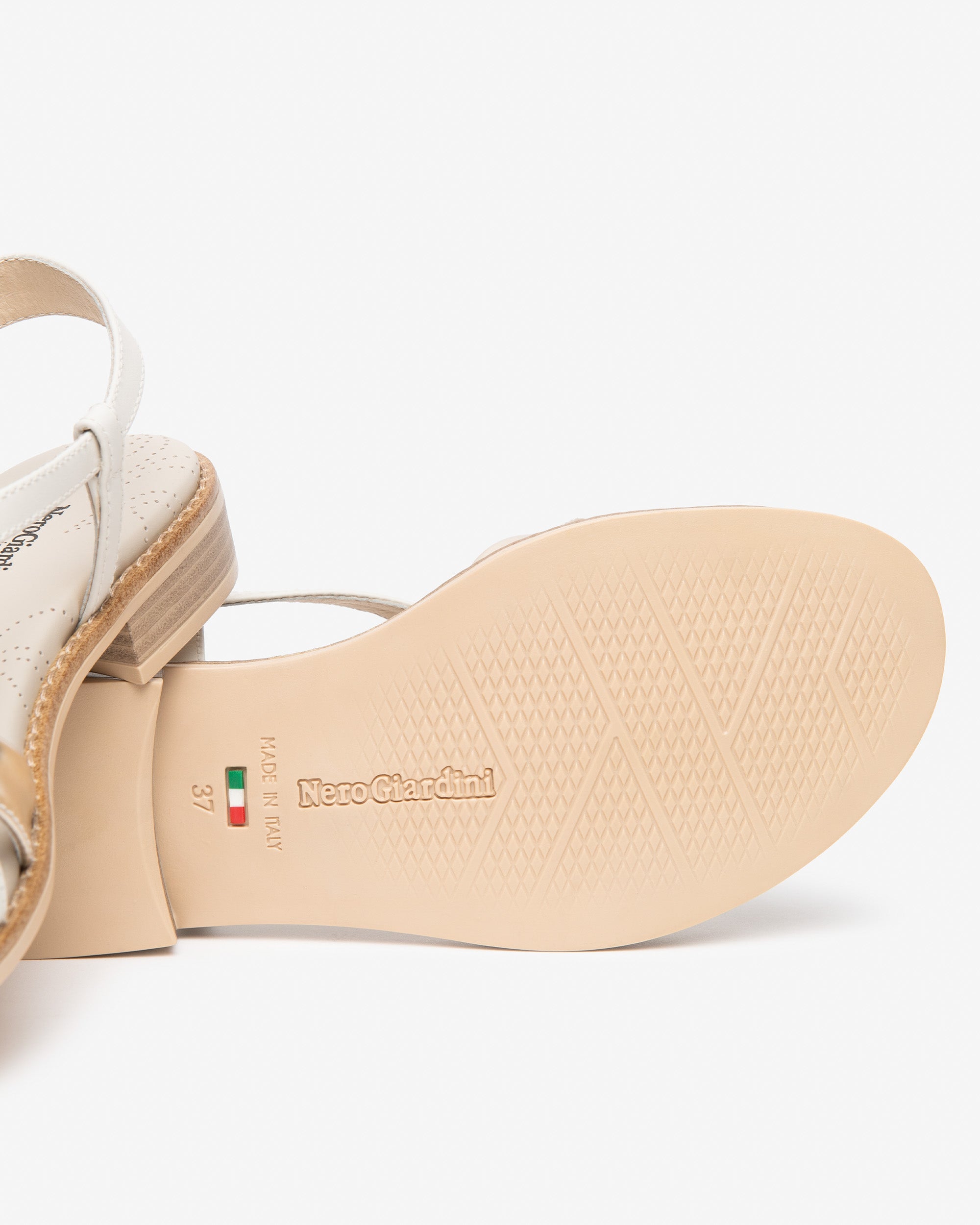 Nero Giardini Sandals sandales tissu cuir femme