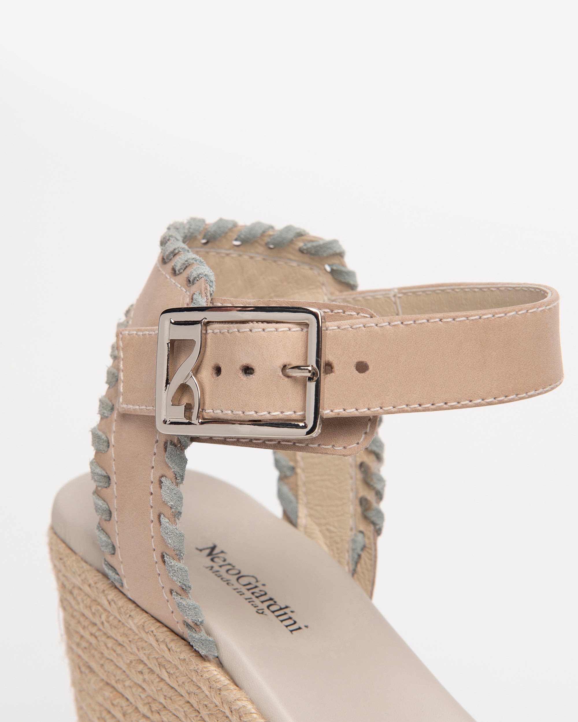 Nero Giardini Sandals sandales compensées femme daim
