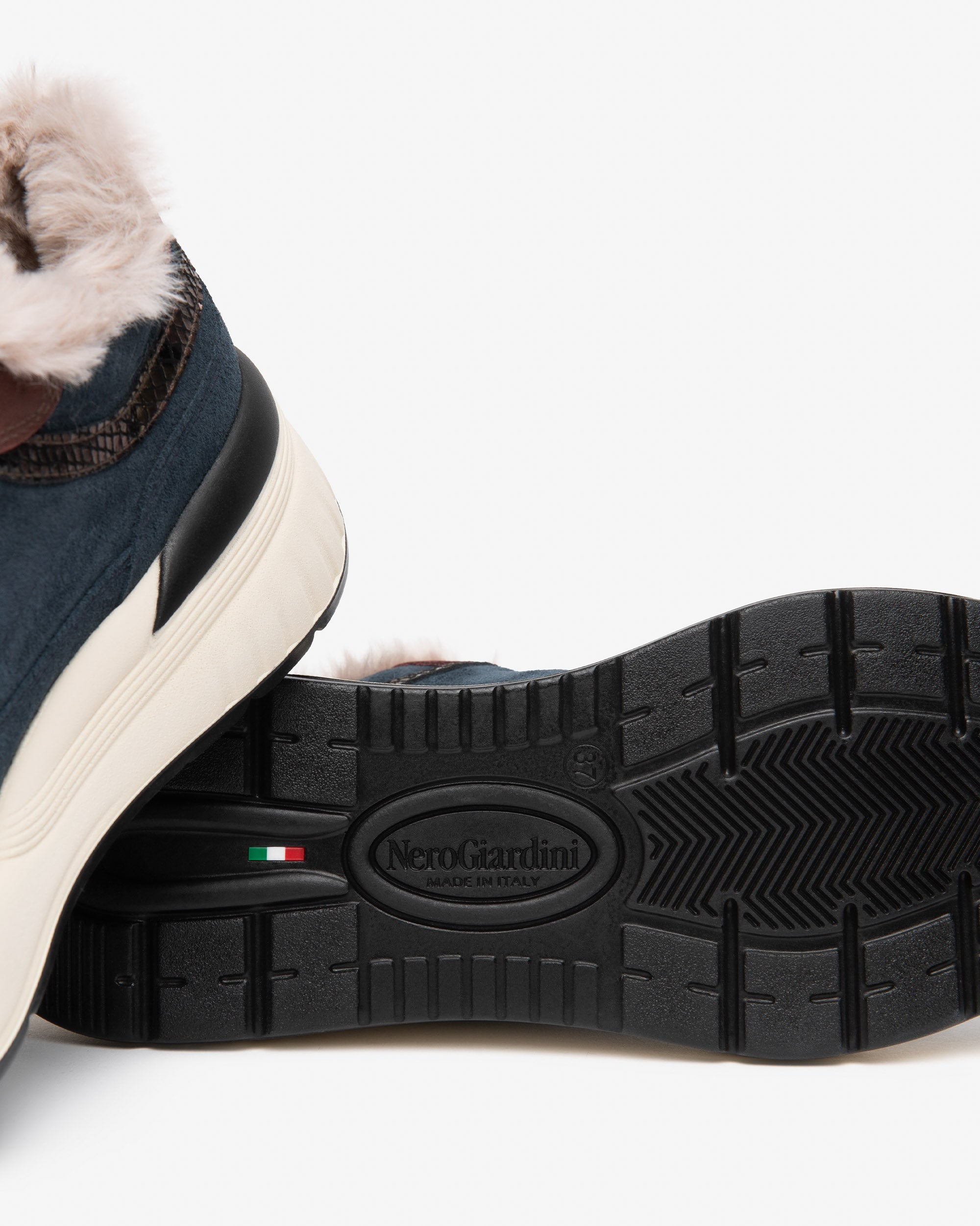Nero Giardini Sneakers baskets femme daim pointure 38