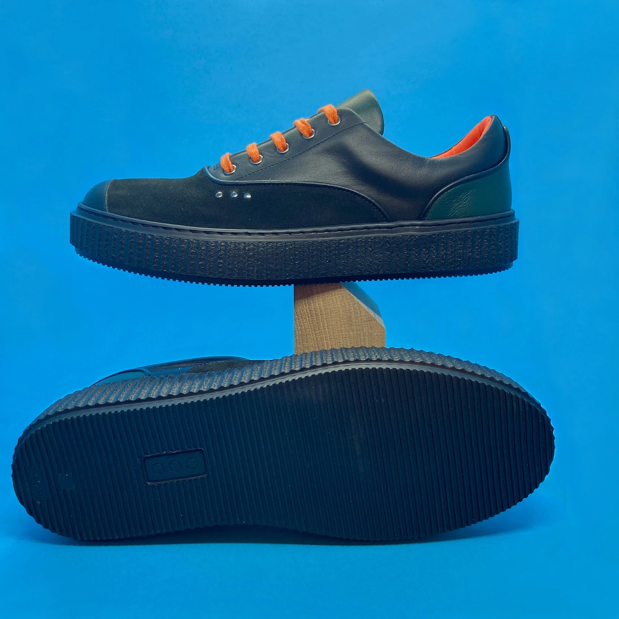Me.Land Meaker Bright Black basket daim noir vert orange