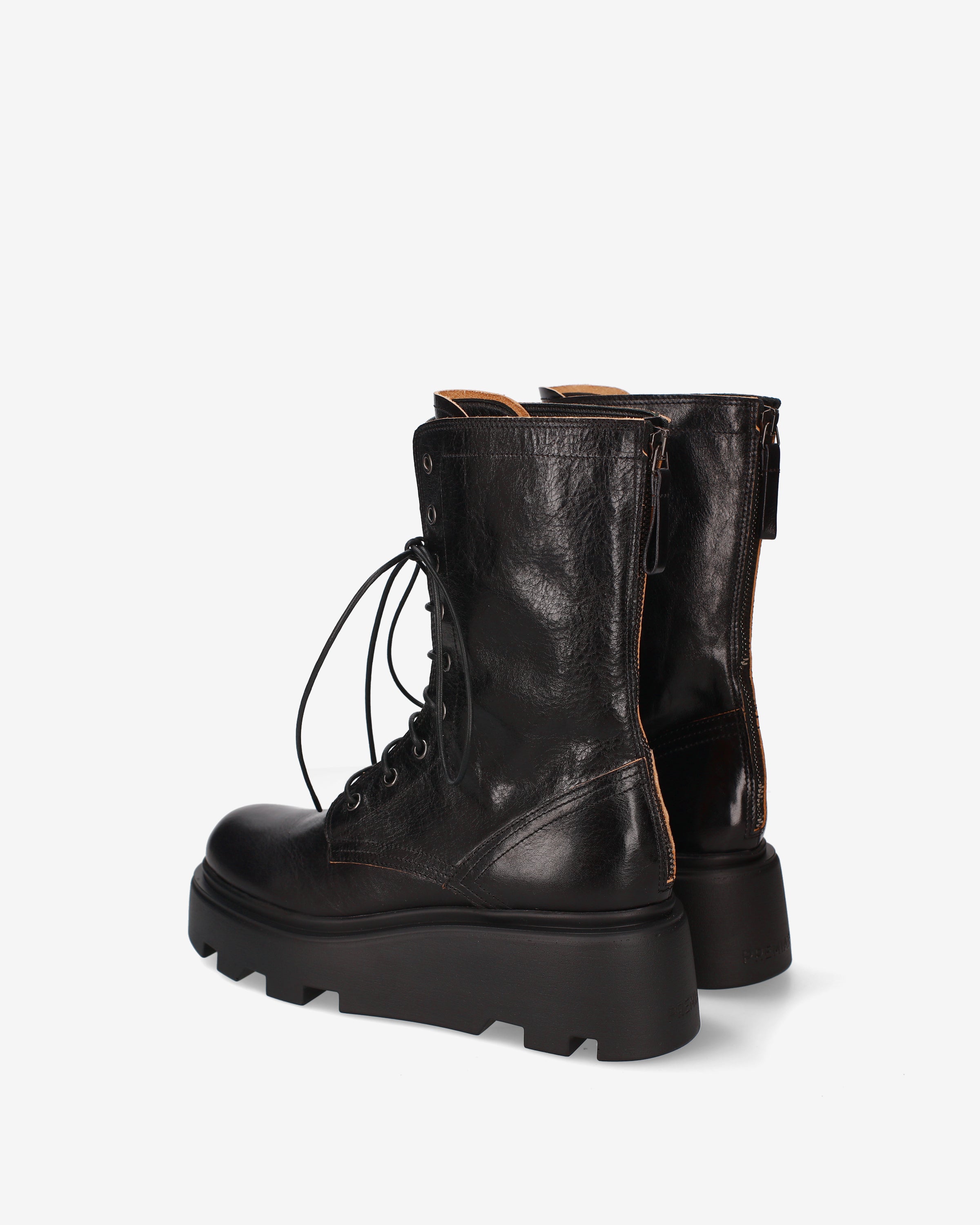 Premiata mocassins femme cuir noir semelle crantée