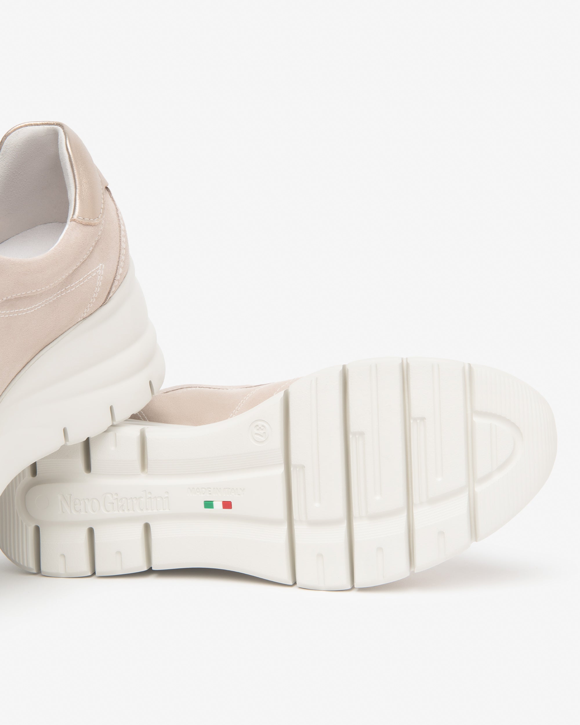 Nero Giardini Sneakers baskets daim femme été