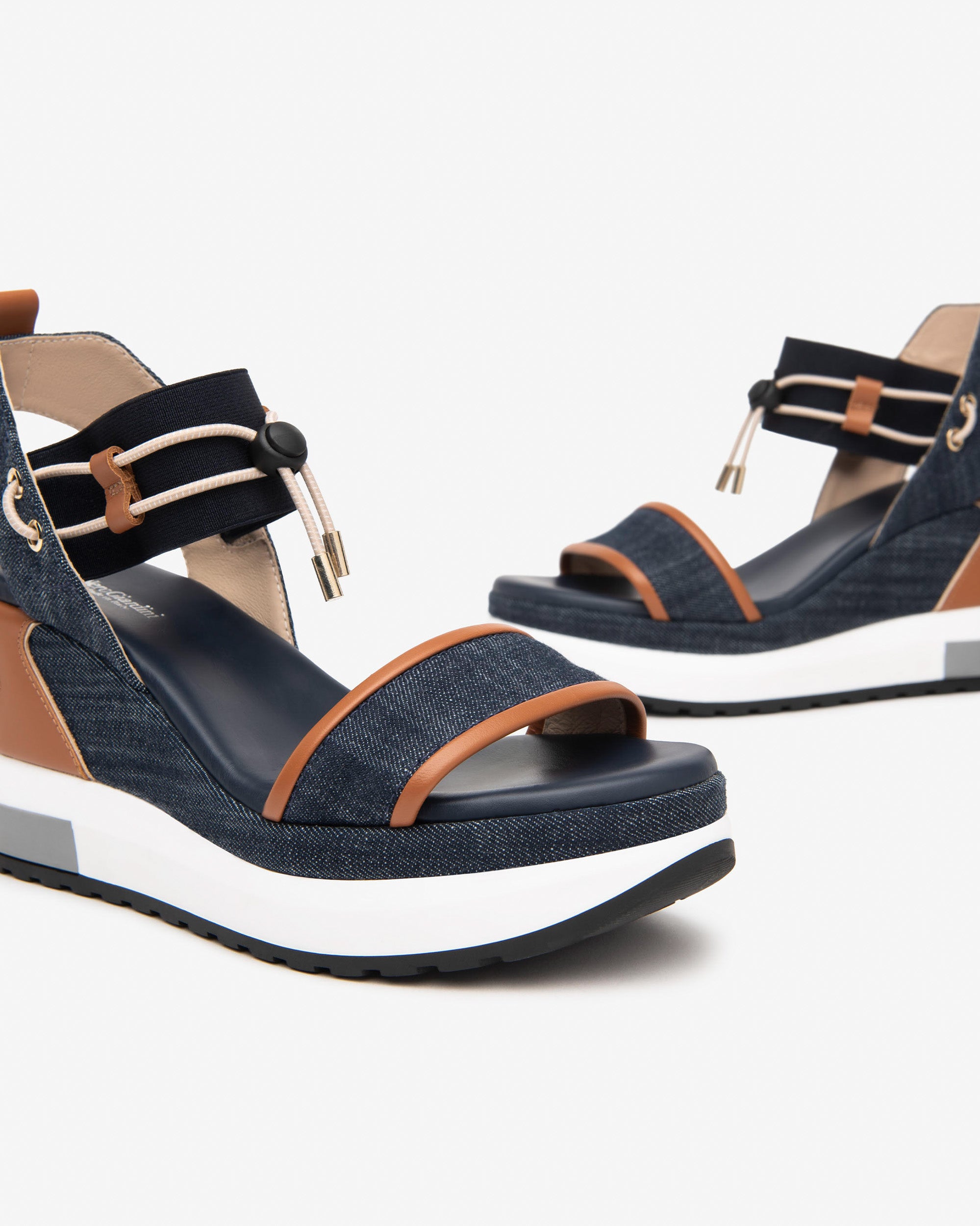 Nero Giardini Sandales femme cuir denim compensé
