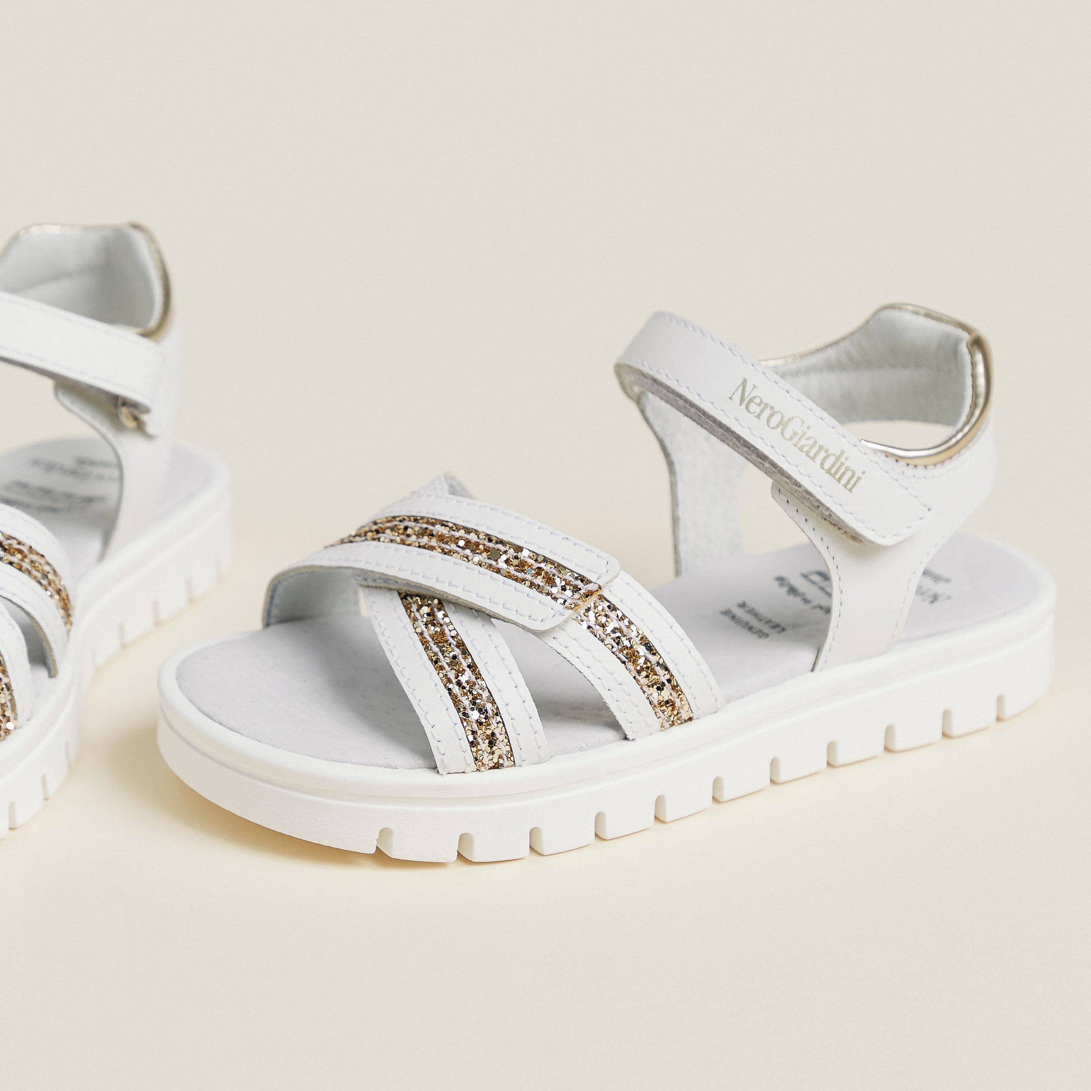 Nero Giardini Sandals sandales fille tissu cuir 28